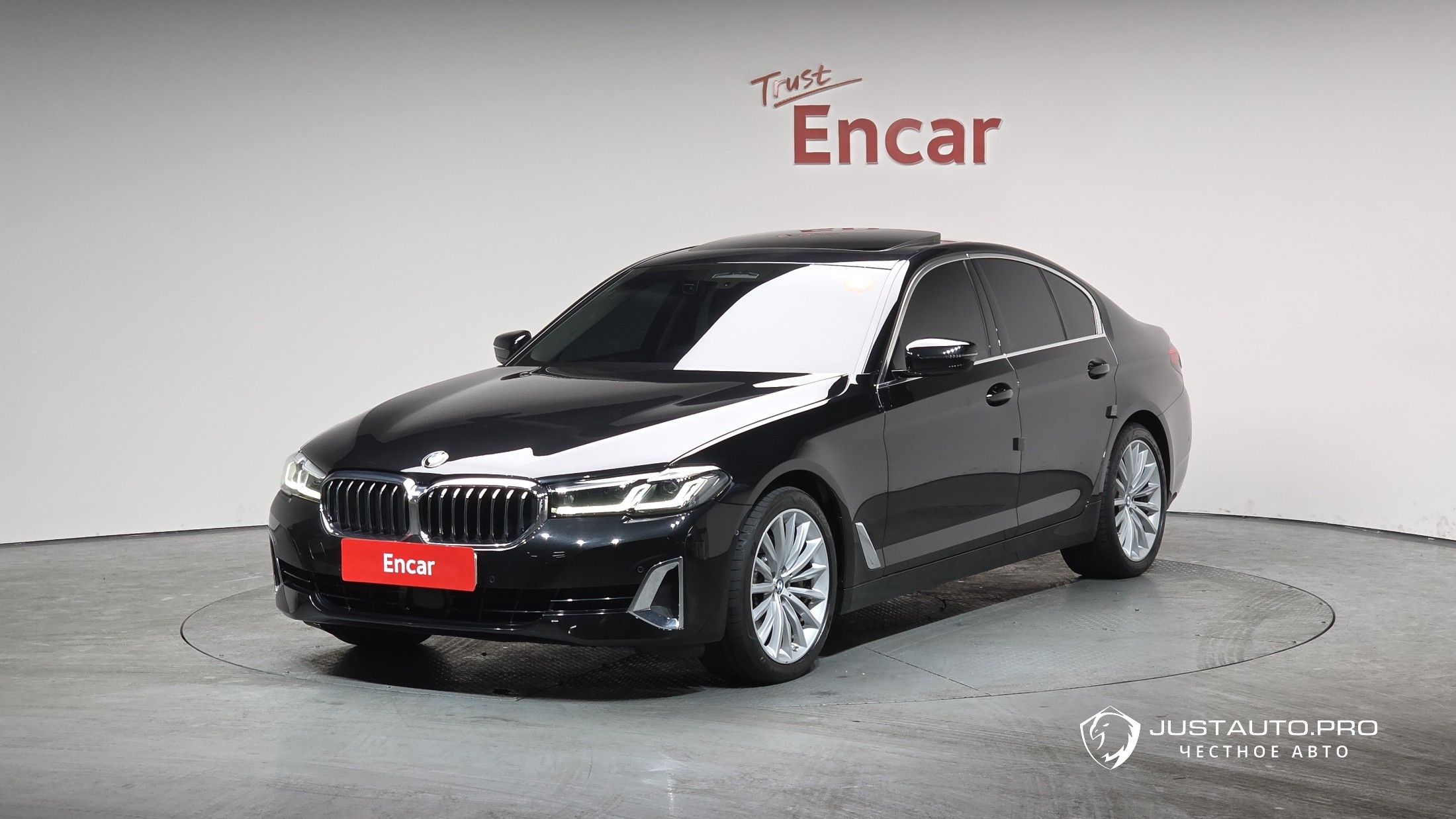 Автомобиль BMW 5-Series