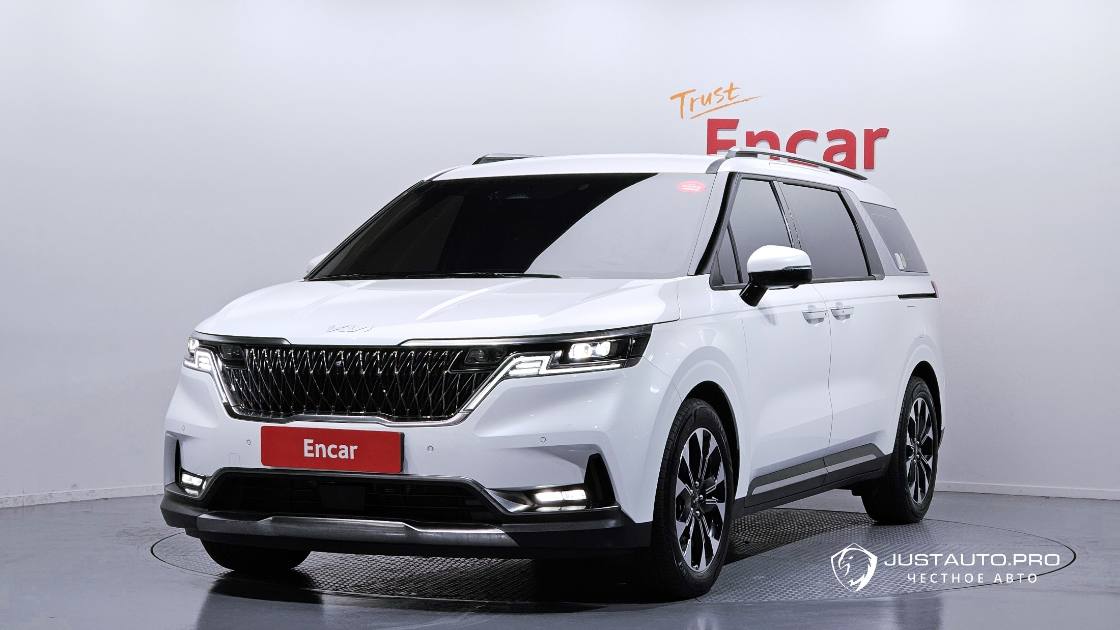 Автомобиль Kia Canival