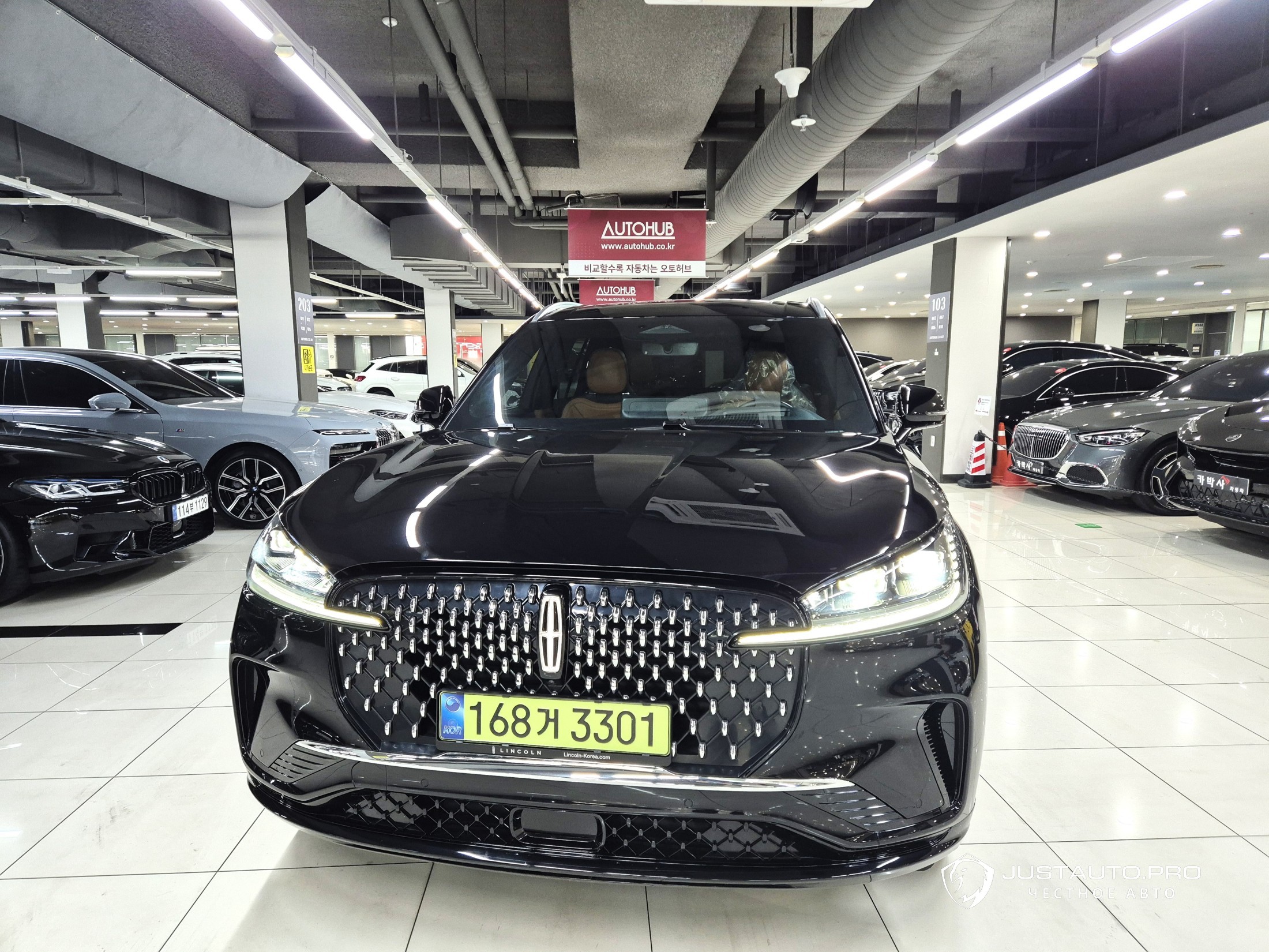 Автомобиль Lincoln Aviator