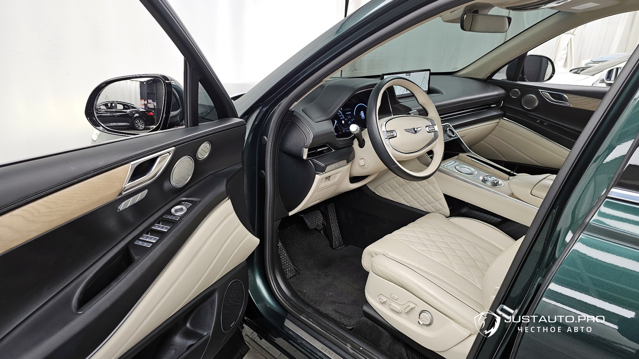 Автомобиль Genesis GV80