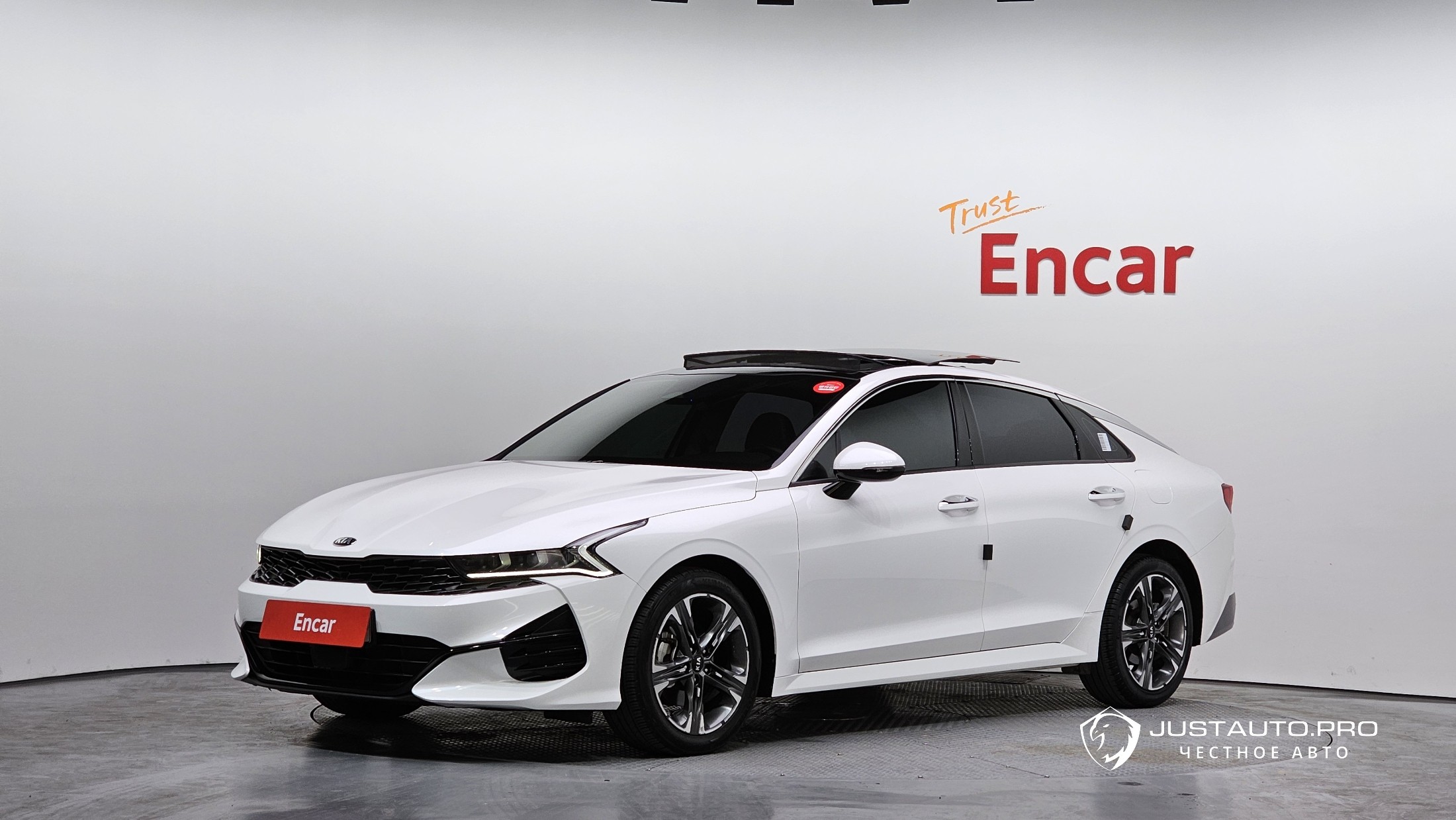 Автомобиль Kia K5