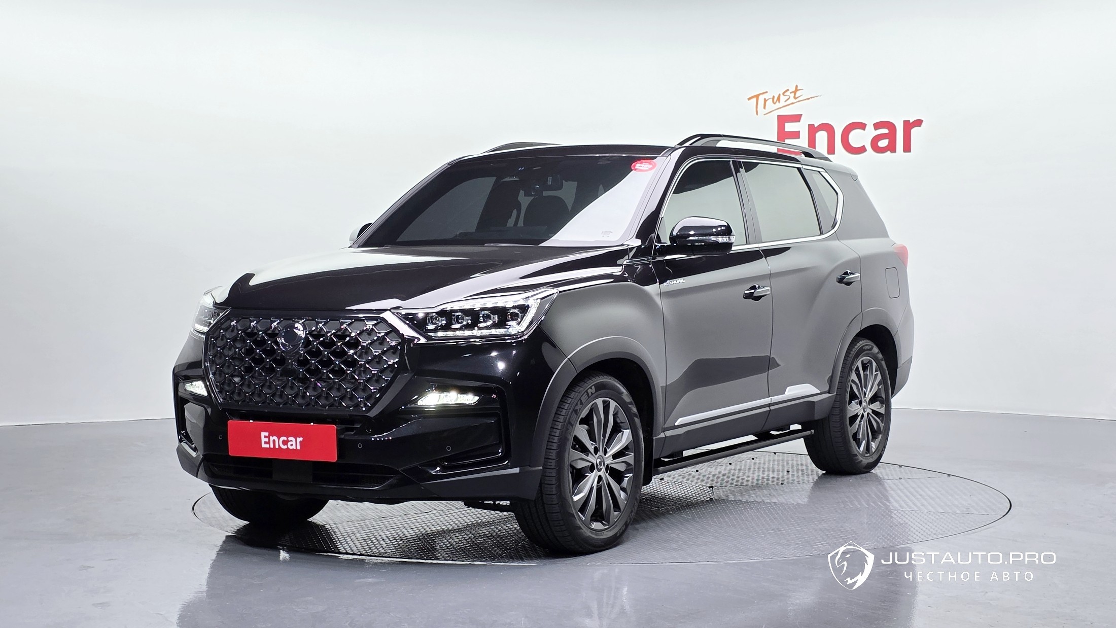 Автомобиль KG_Mobility_Ssangyong Rexton
