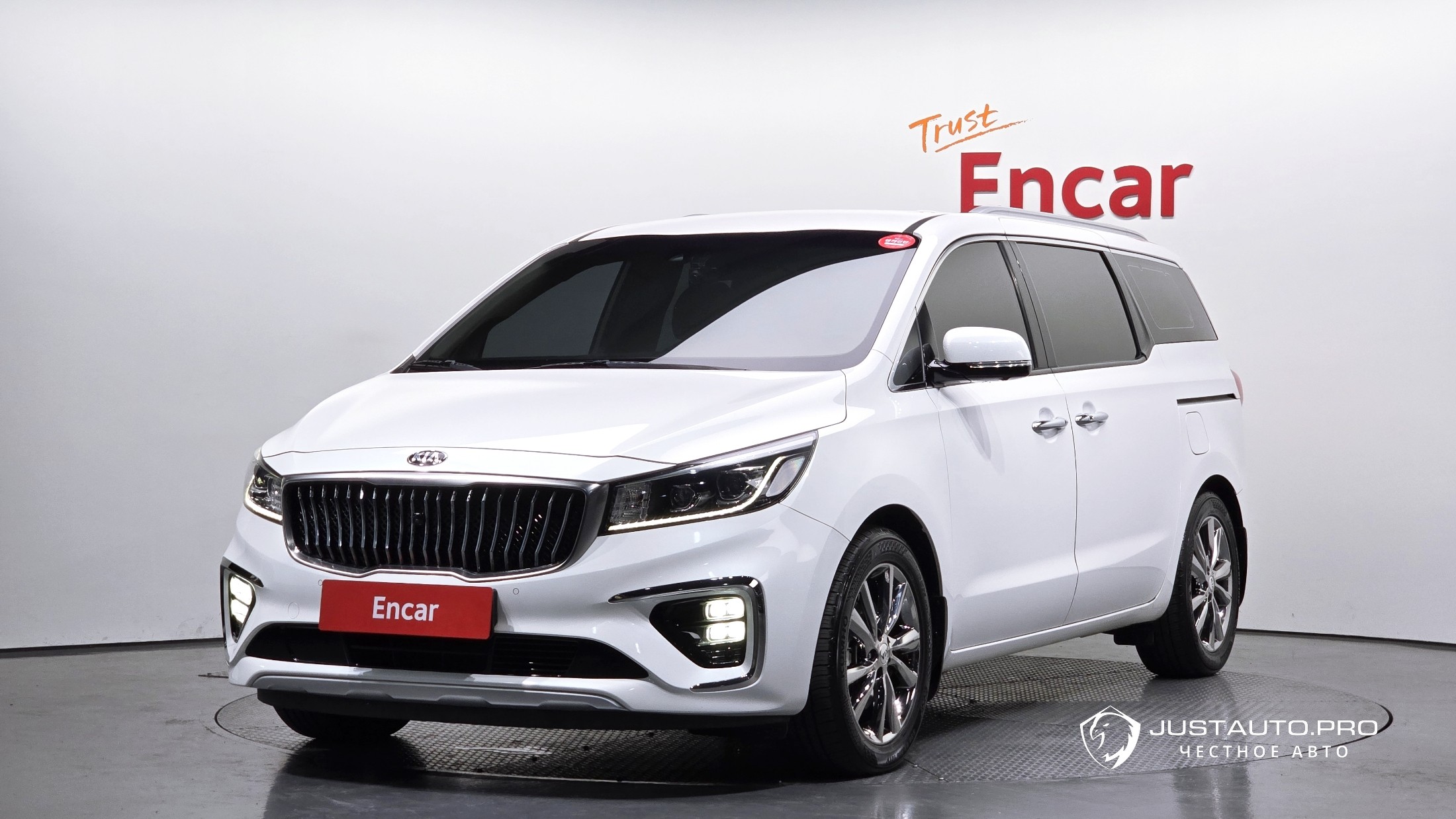 Автомобиль Kia Canival