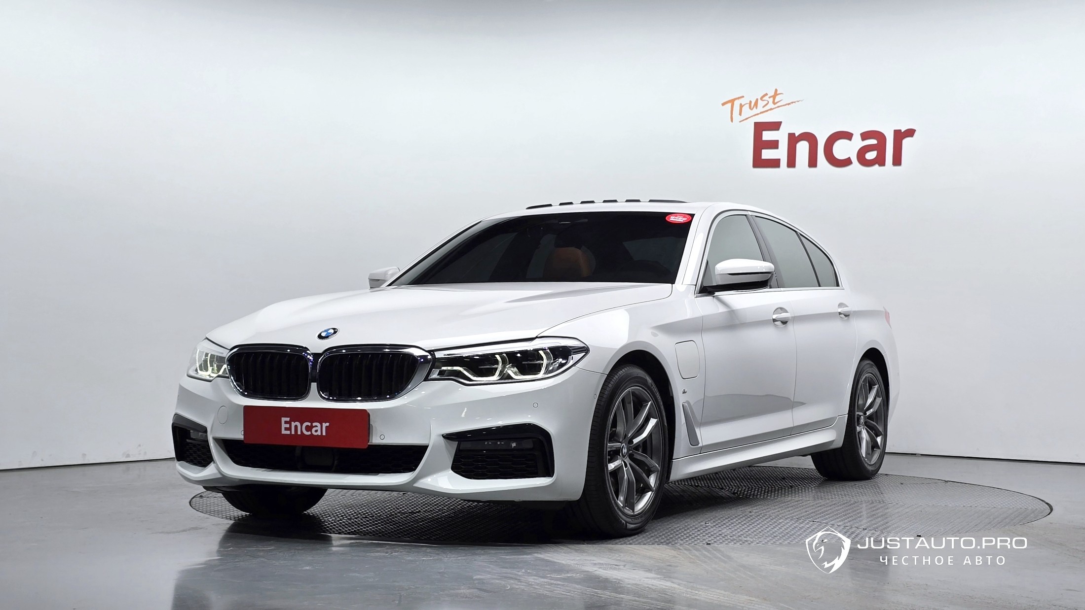 Автомобиль BMW 5-Series