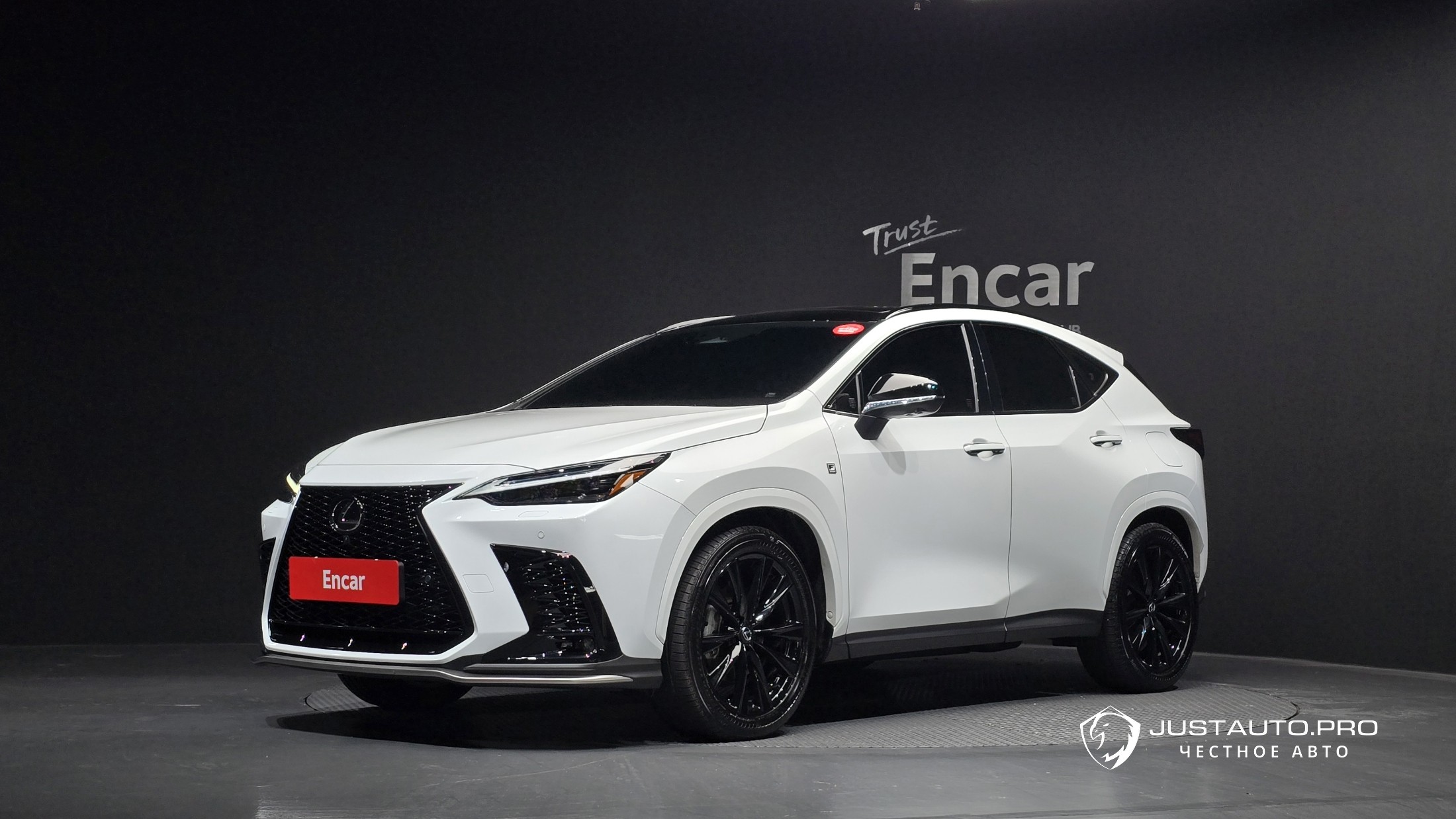 Автомобиль Lexus NX
