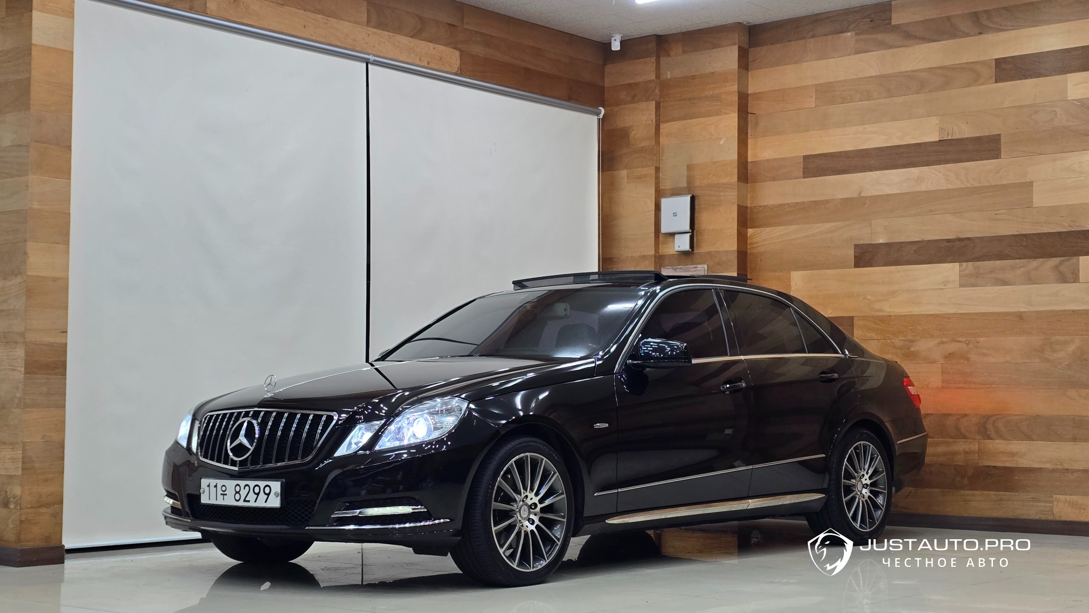 Автомобиль Mercedes-Benz E-Class
