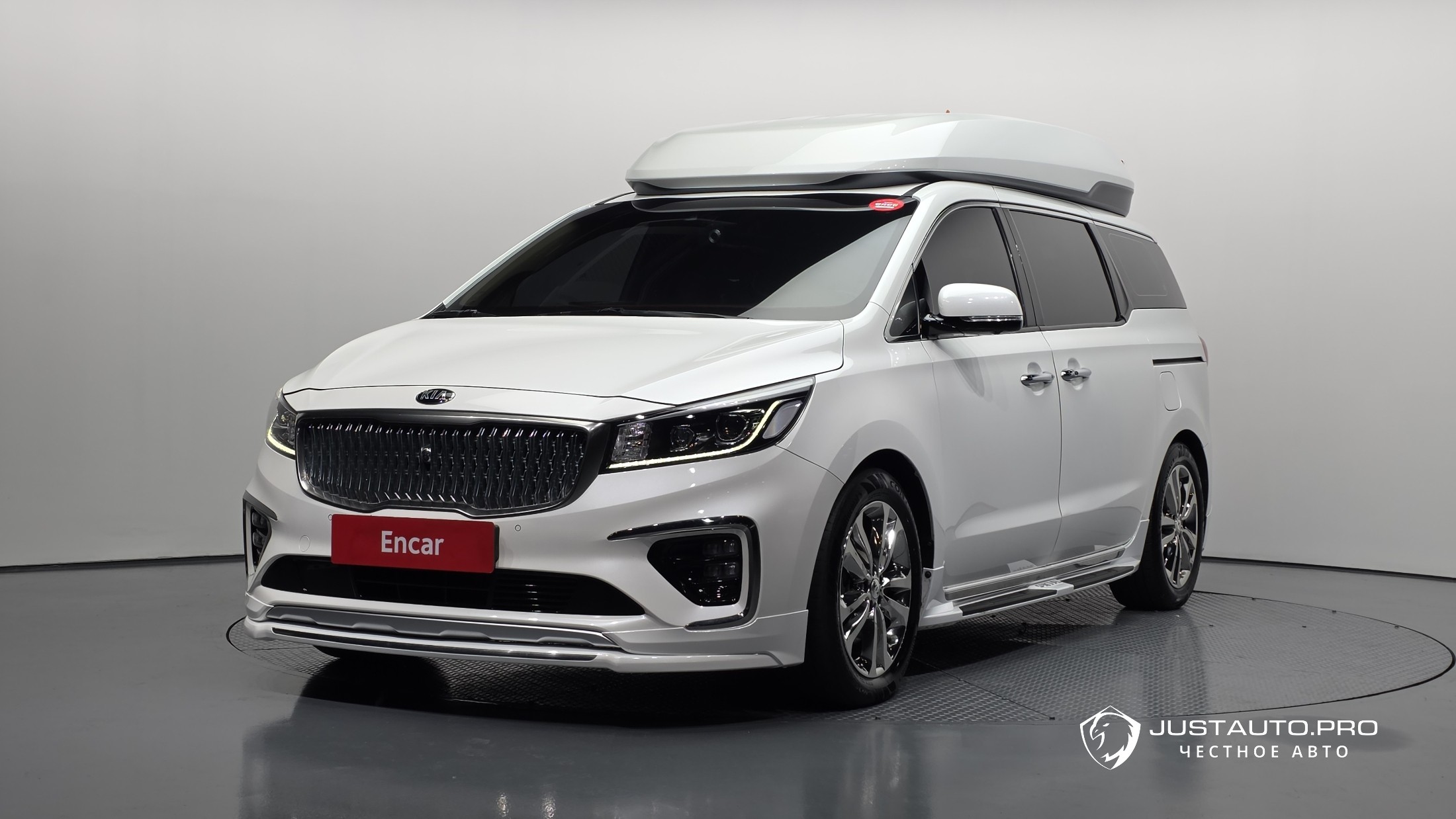 Автомобиль Kia Canival