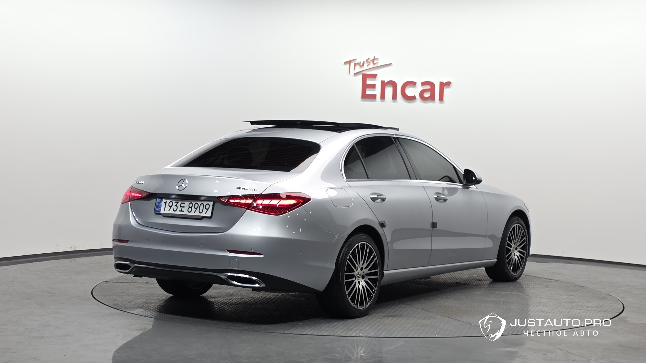 Автомобиль Mercedes-Benz C-Class
