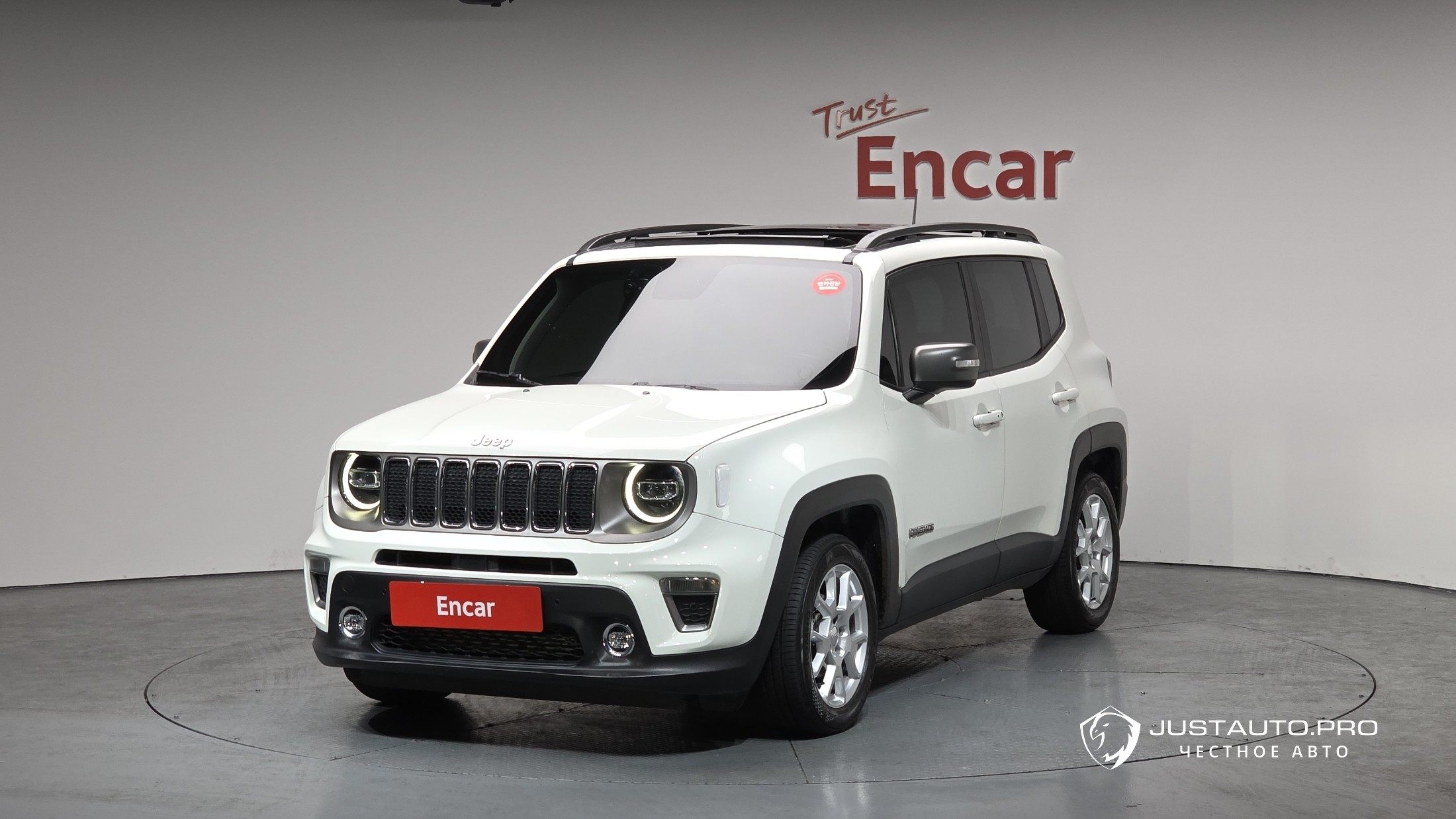 Автомобиль Jeep Renegade