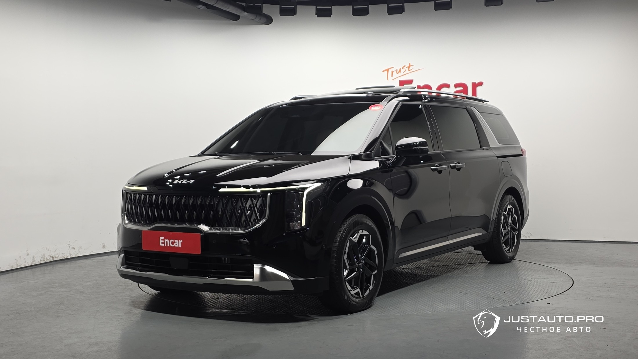 Автомобиль Kia Canival