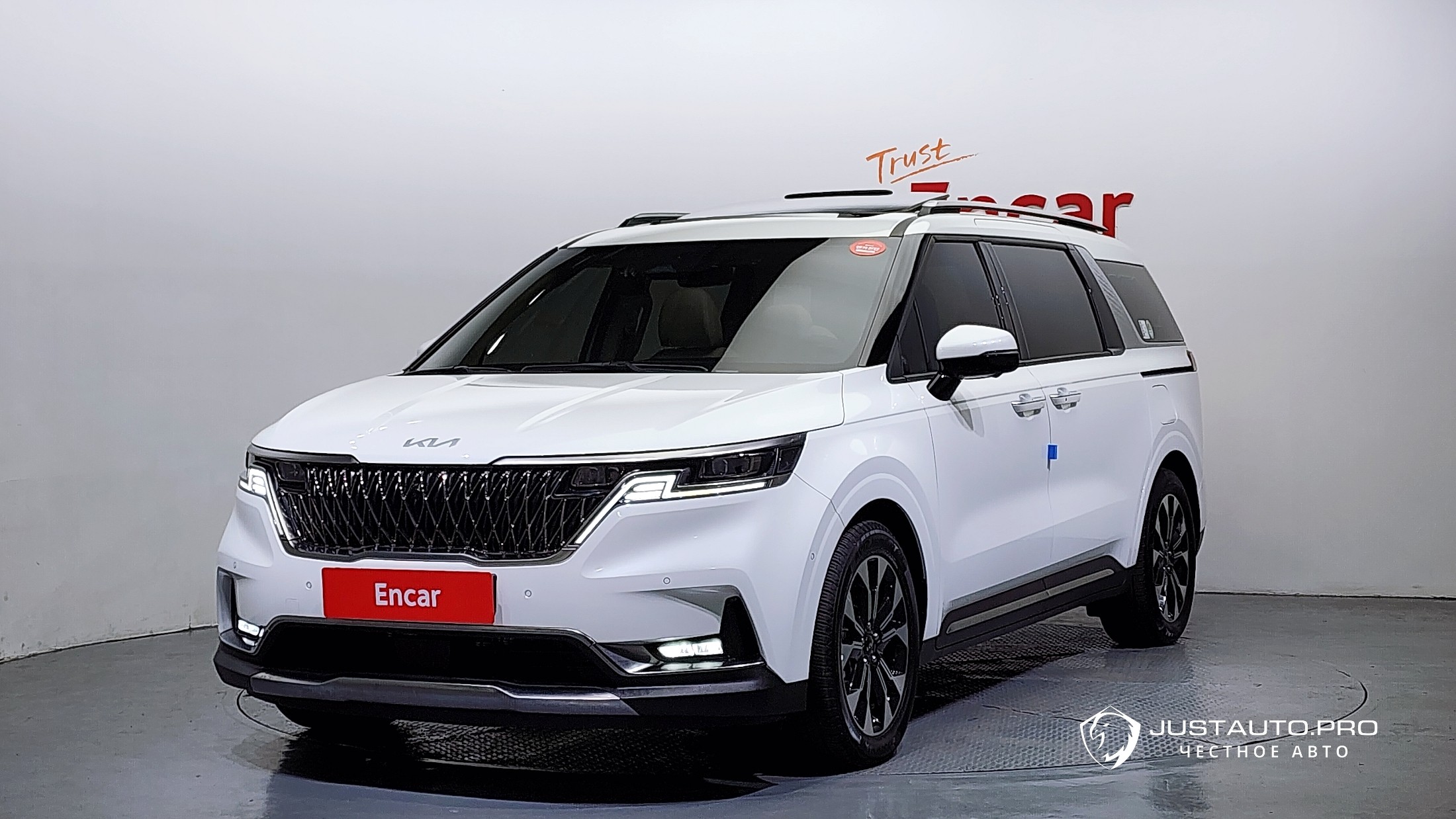 Автомобиль Kia Canival