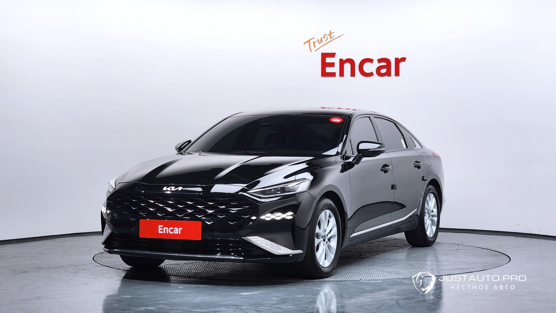 Автомобиль Kia K8