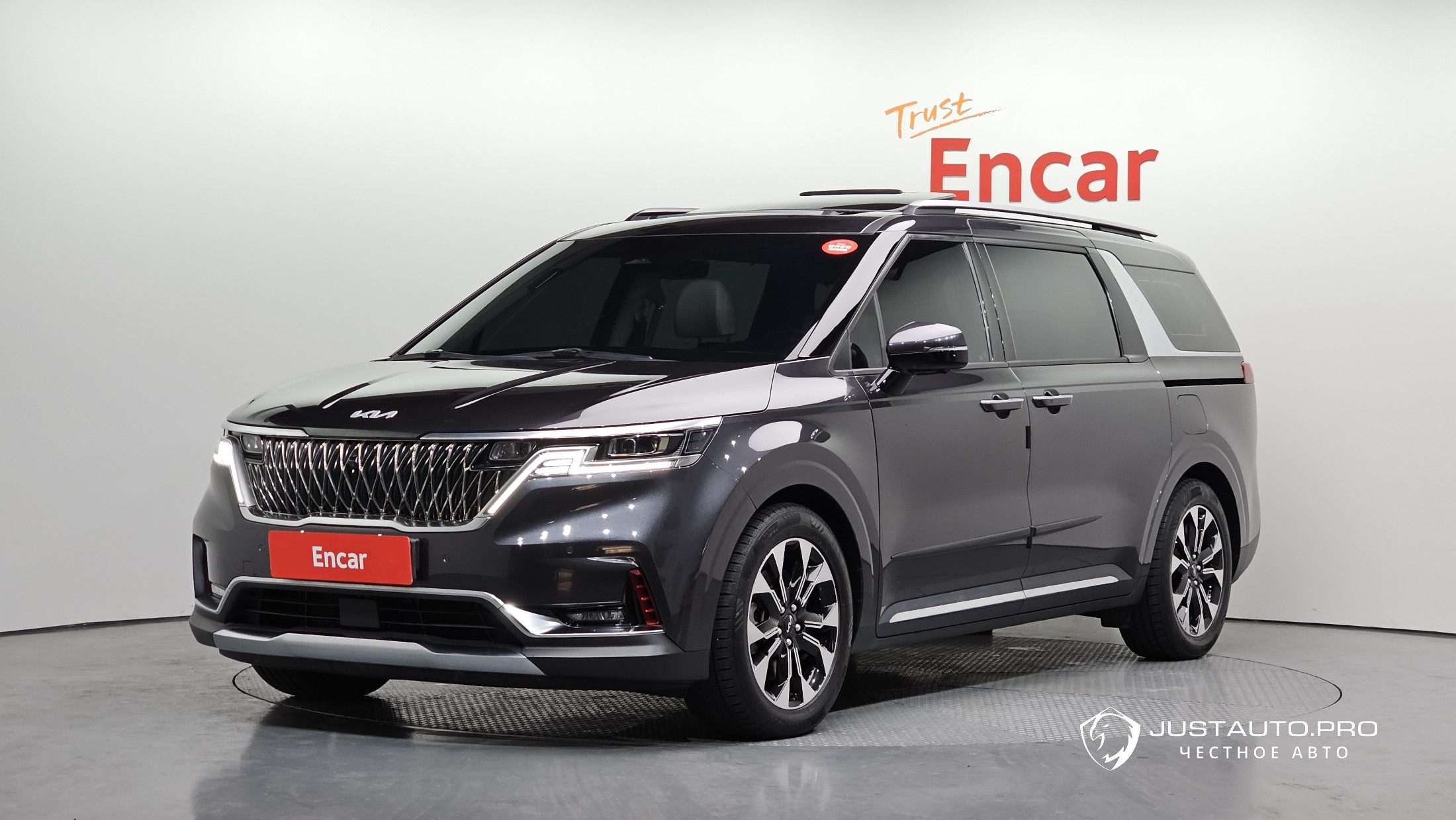 Автомобиль Kia Canival