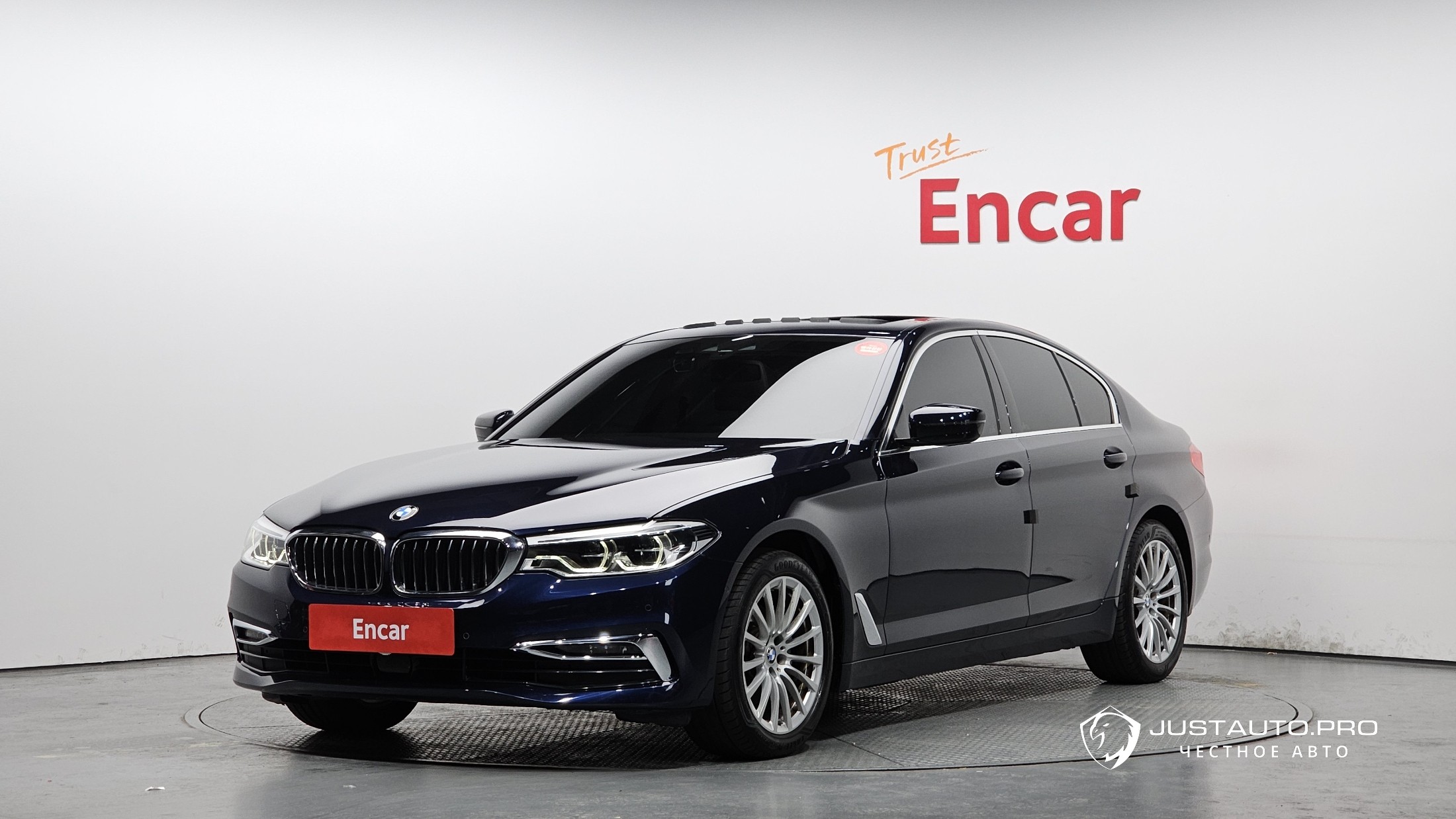 Автомобиль BMW 5-Series