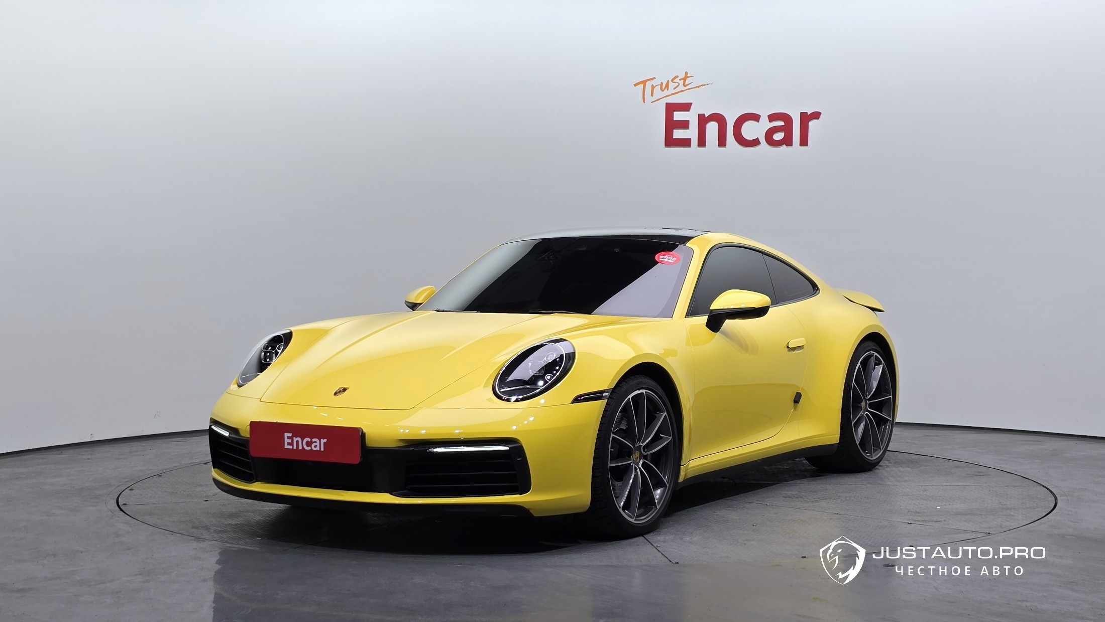 Автомобиль Porsche 911