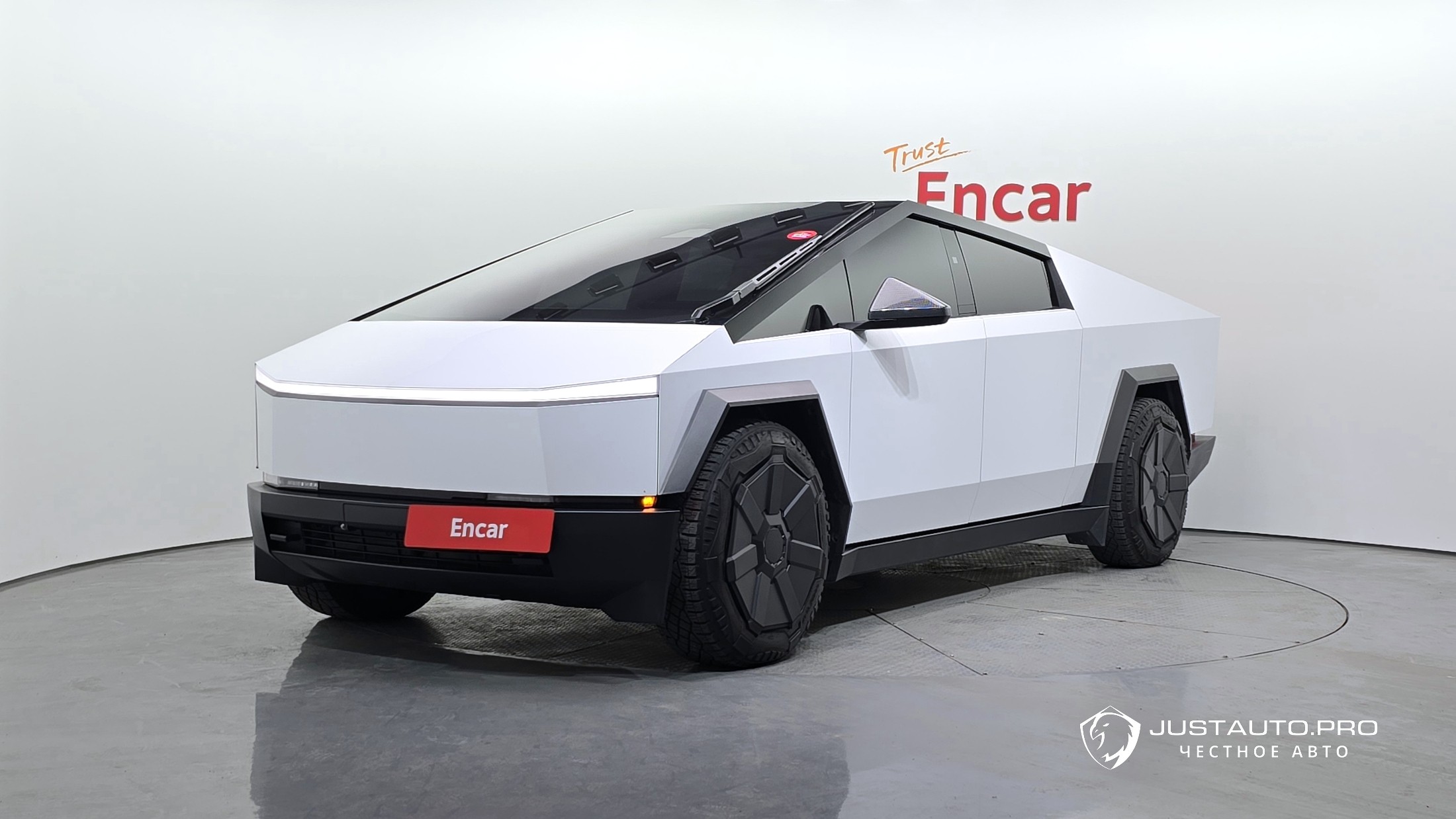 Автомобиль Tesla Cybertruck