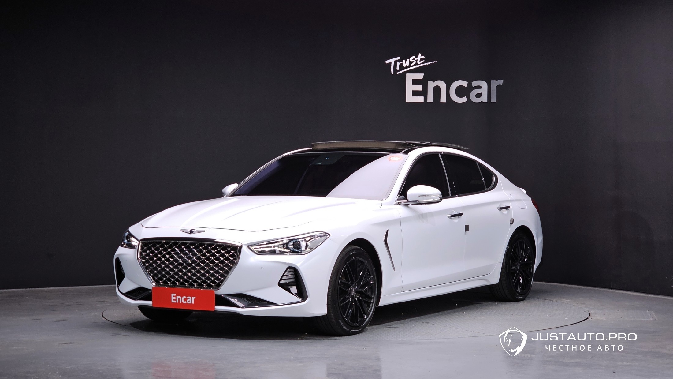 Автомобиль Genesis G70