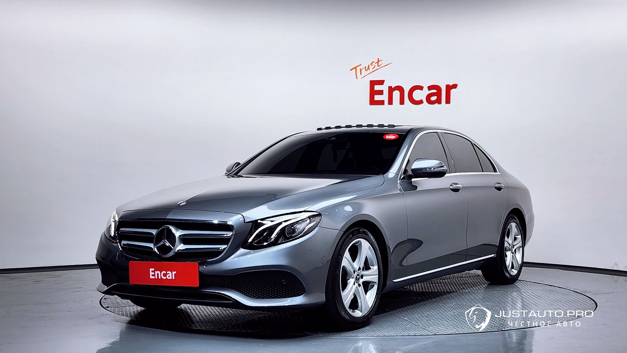 Автомобиль Mercedes-Benz E-Class