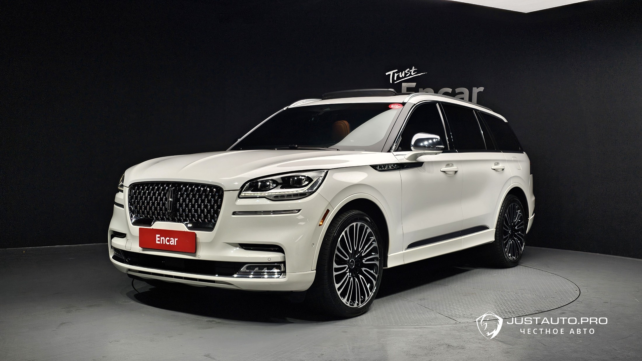 Автомобиль Lincoln Aviator