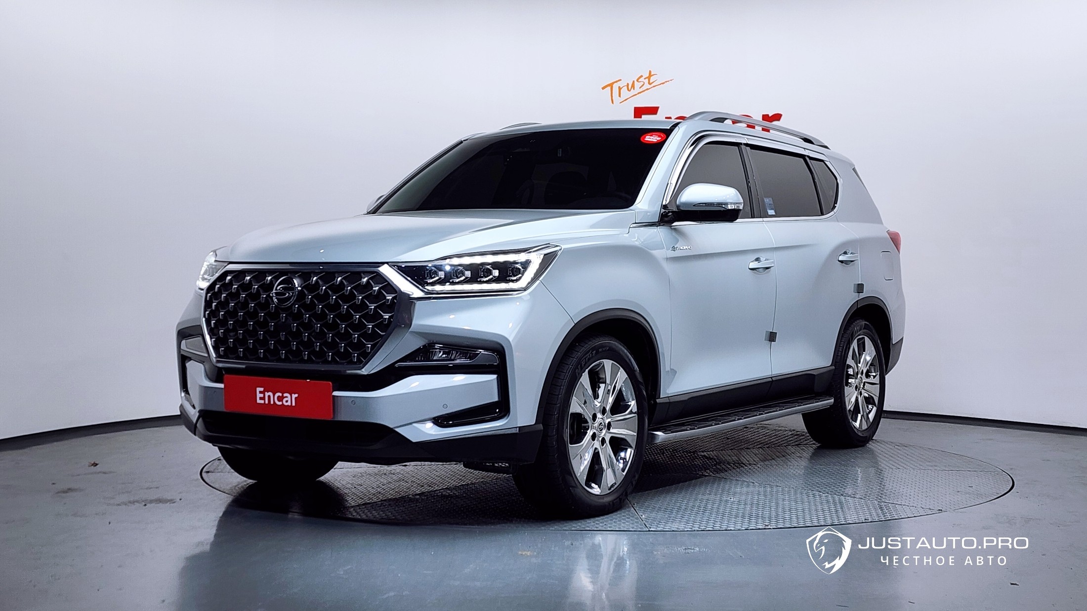 Автомобиль KG_Mobility_Ssangyong Rexton