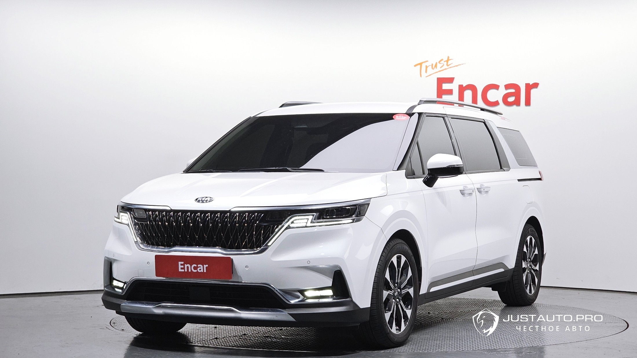 Автомобиль Kia Canival