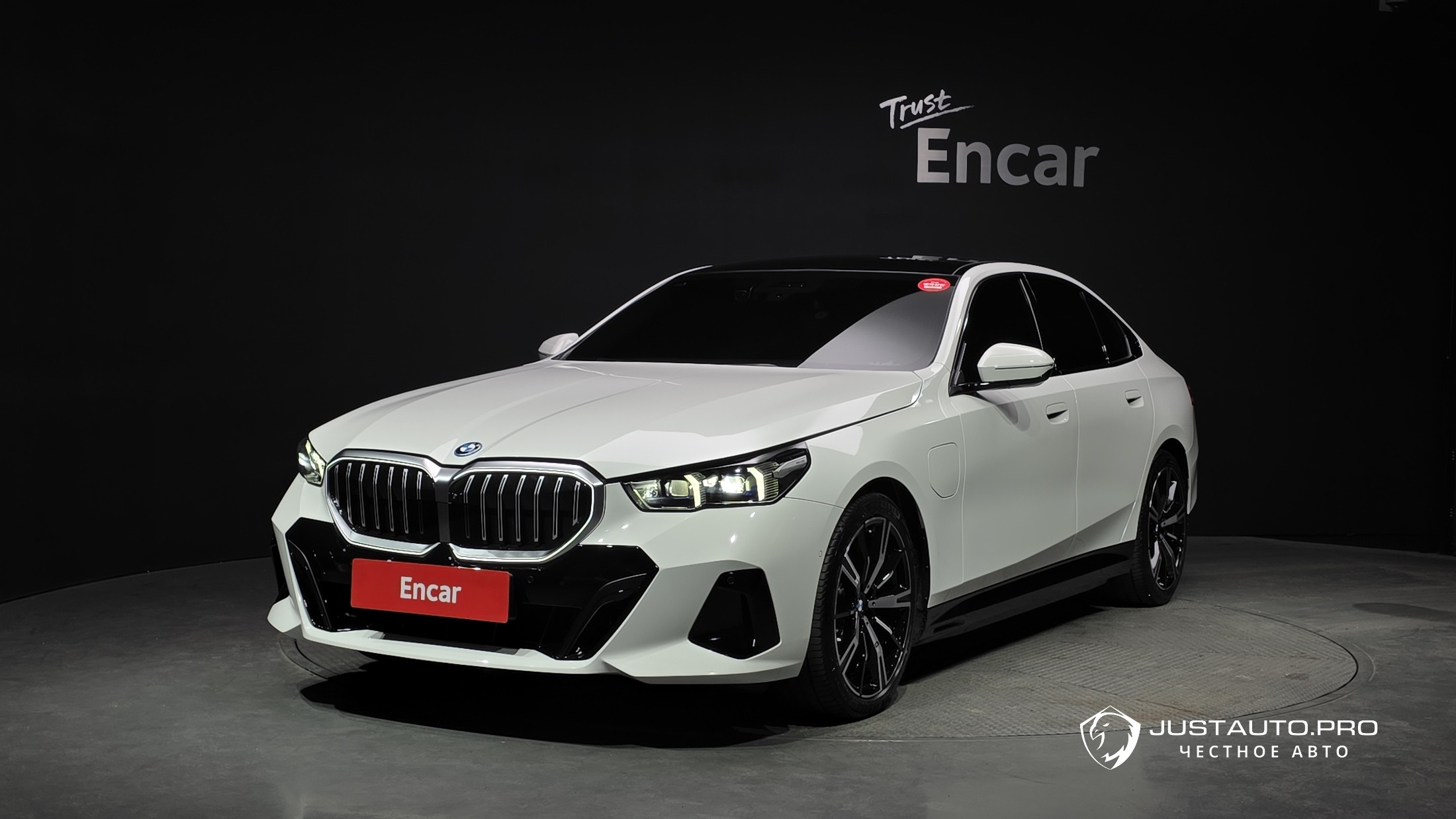 Автомобиль BMW 5-Series