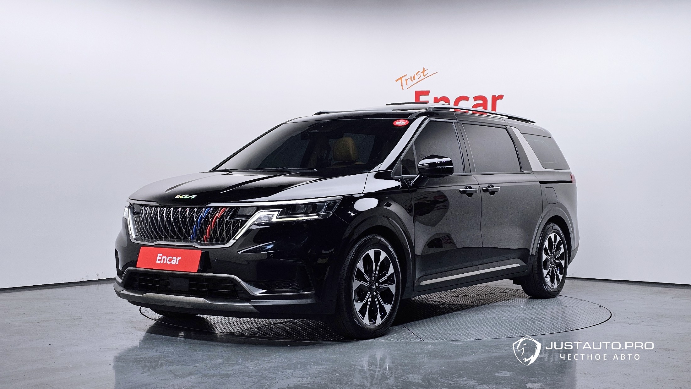 Автомобиль Kia Canival