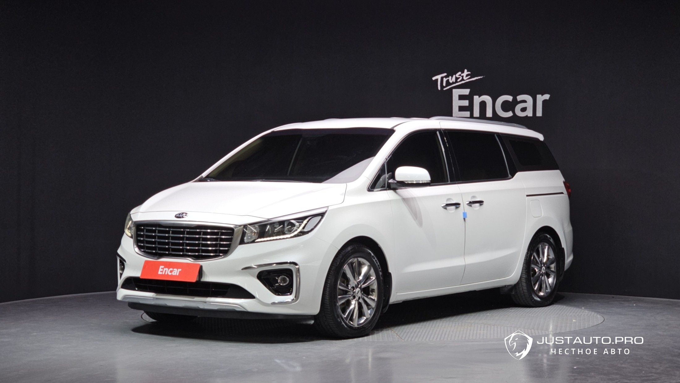 Автомобиль Kia Canival