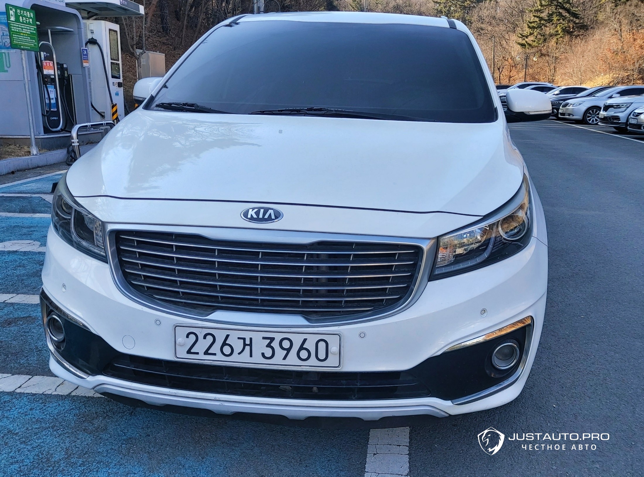 Автомобиль Kia Canival