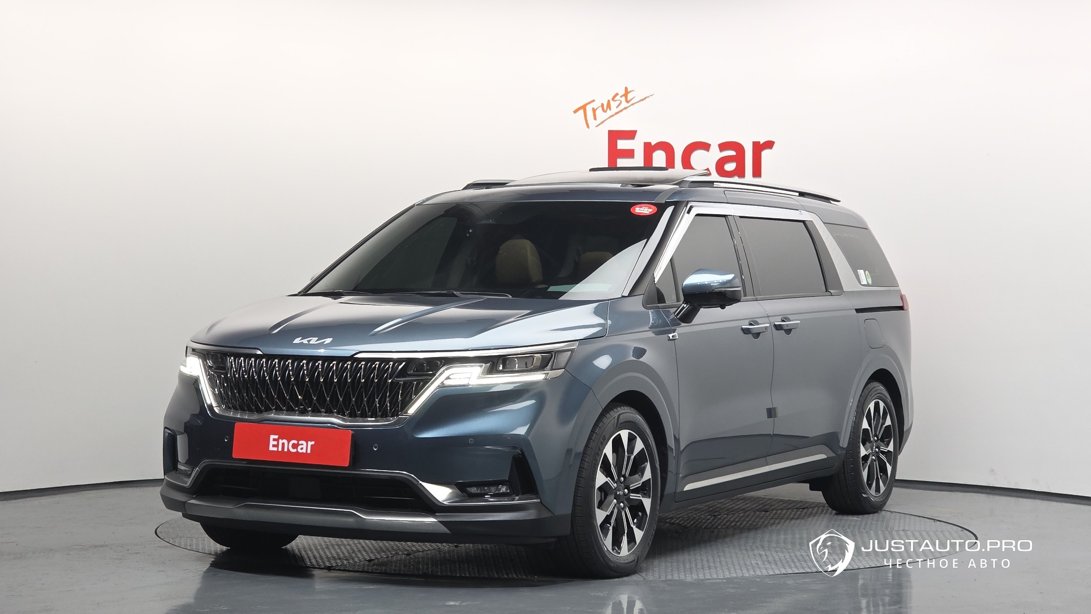 Автомобиль Kia Canival