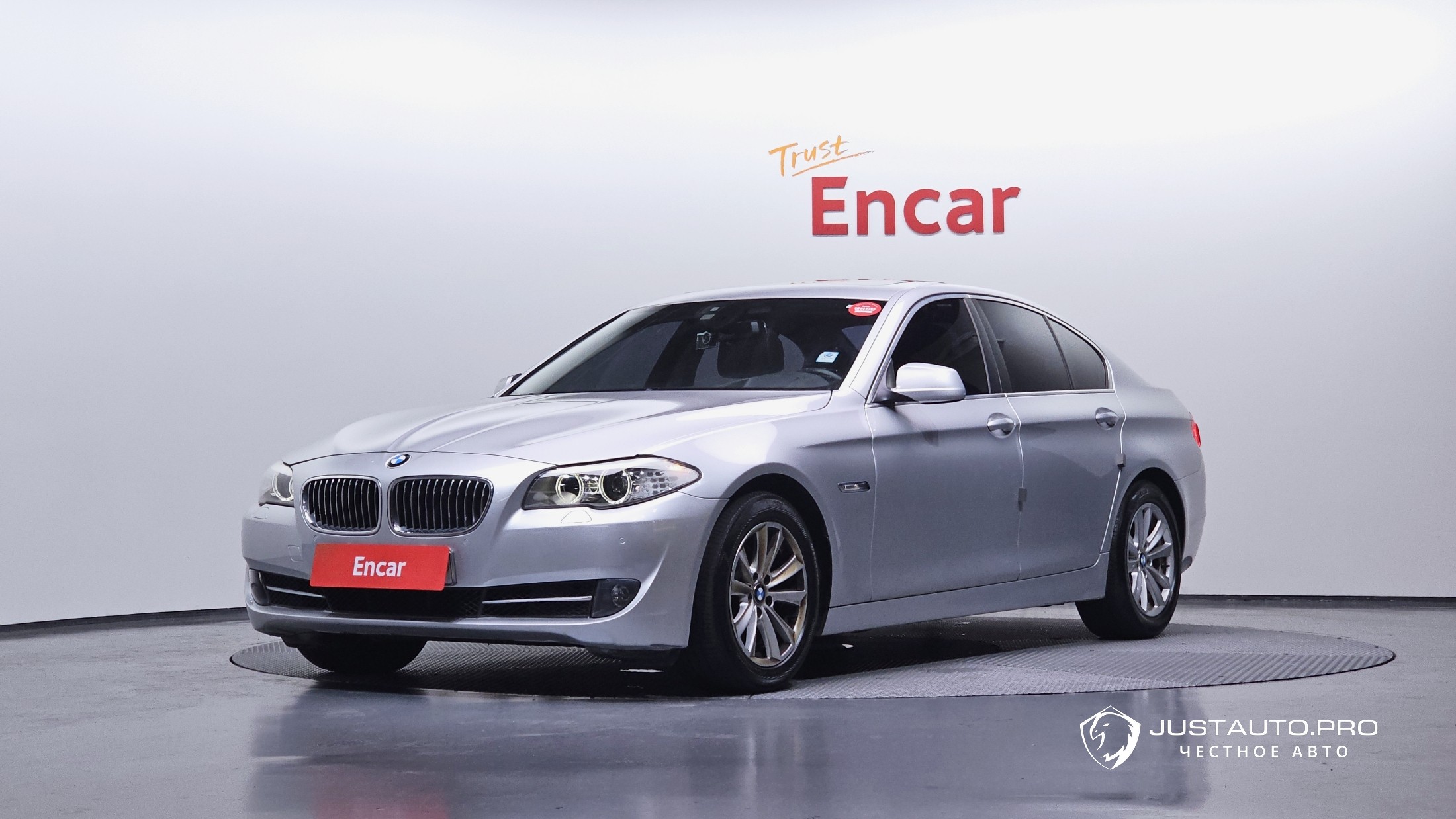 Автомобиль BMW 5-Series