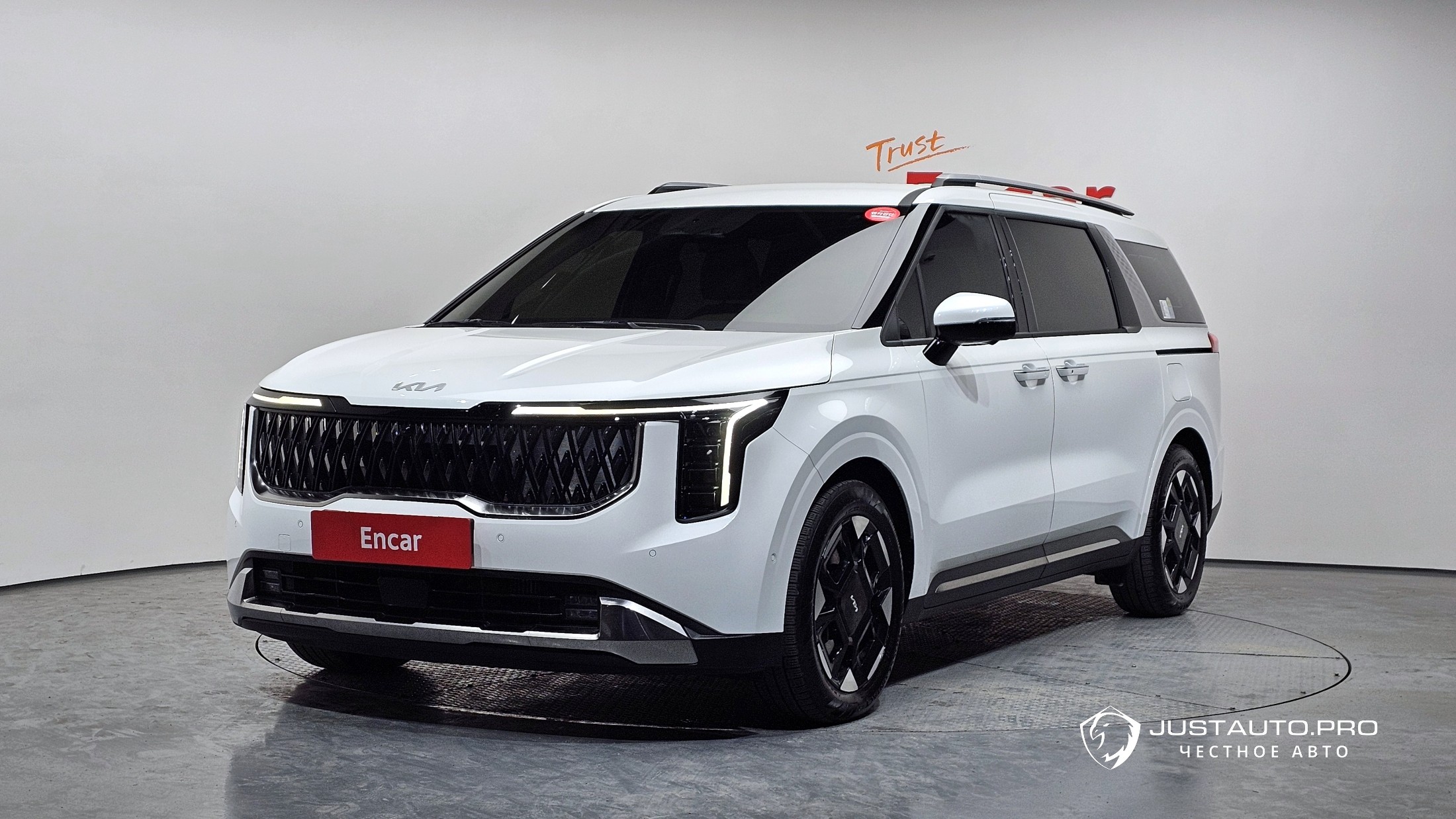 Автомобиль Kia Canival
