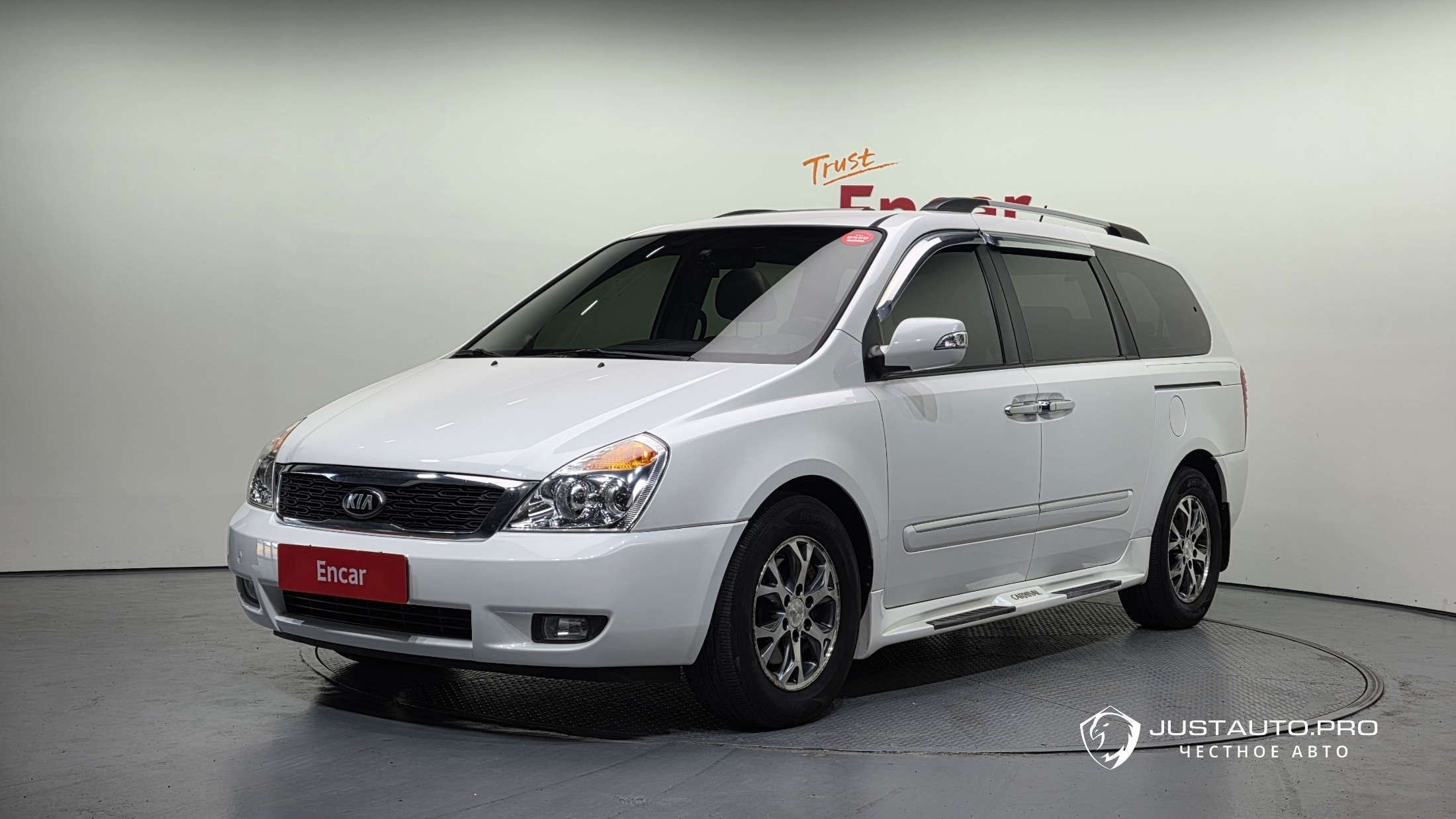 Автомобиль Kia Canival