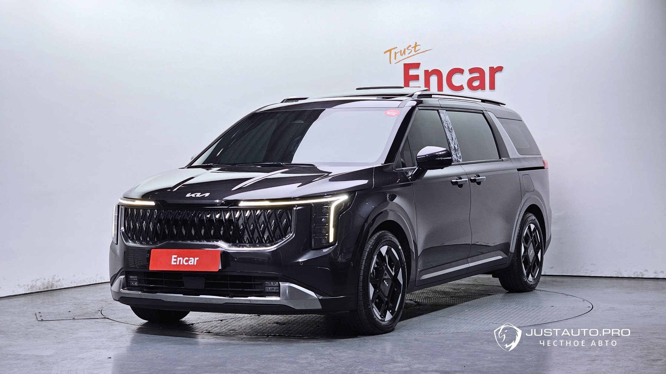 Автомобиль Kia Canival