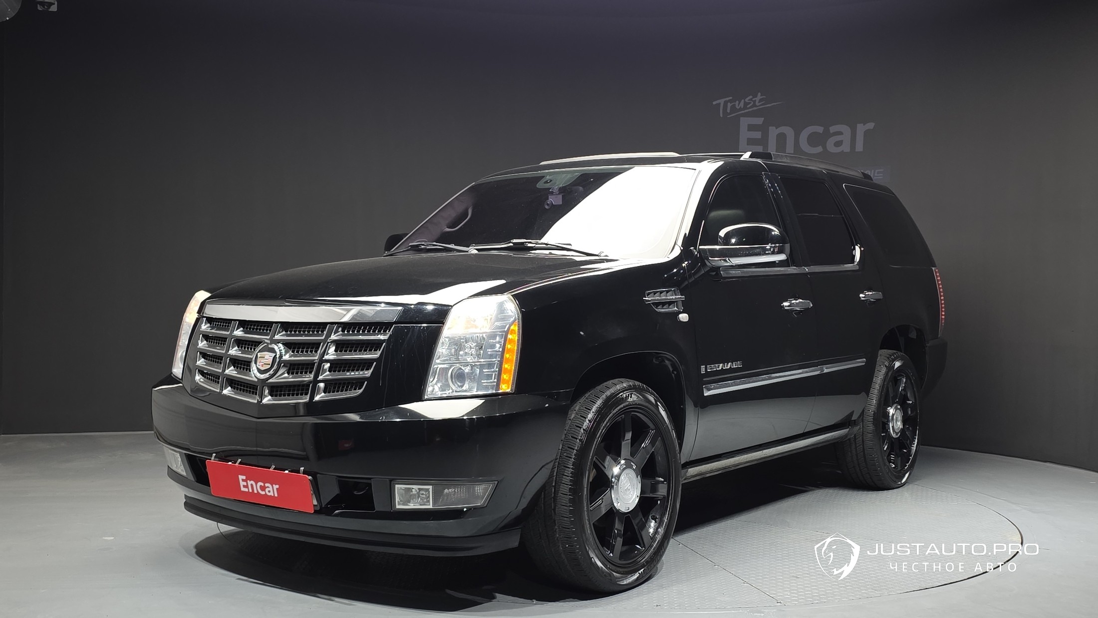 Автомобиль Cadillac Escalade