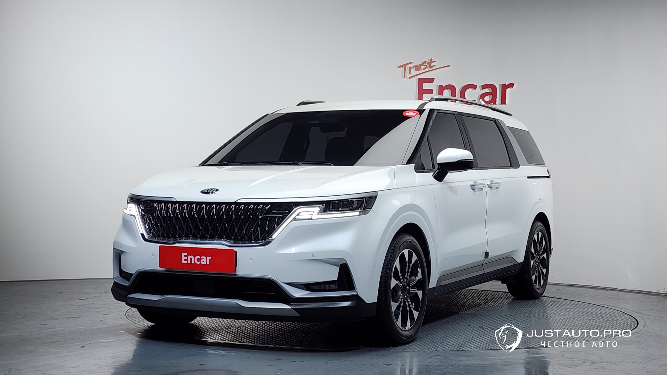 Автомобиль Kia Canival