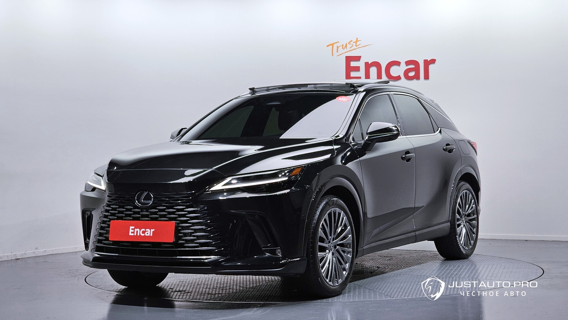 Автомобиль Lexus RX