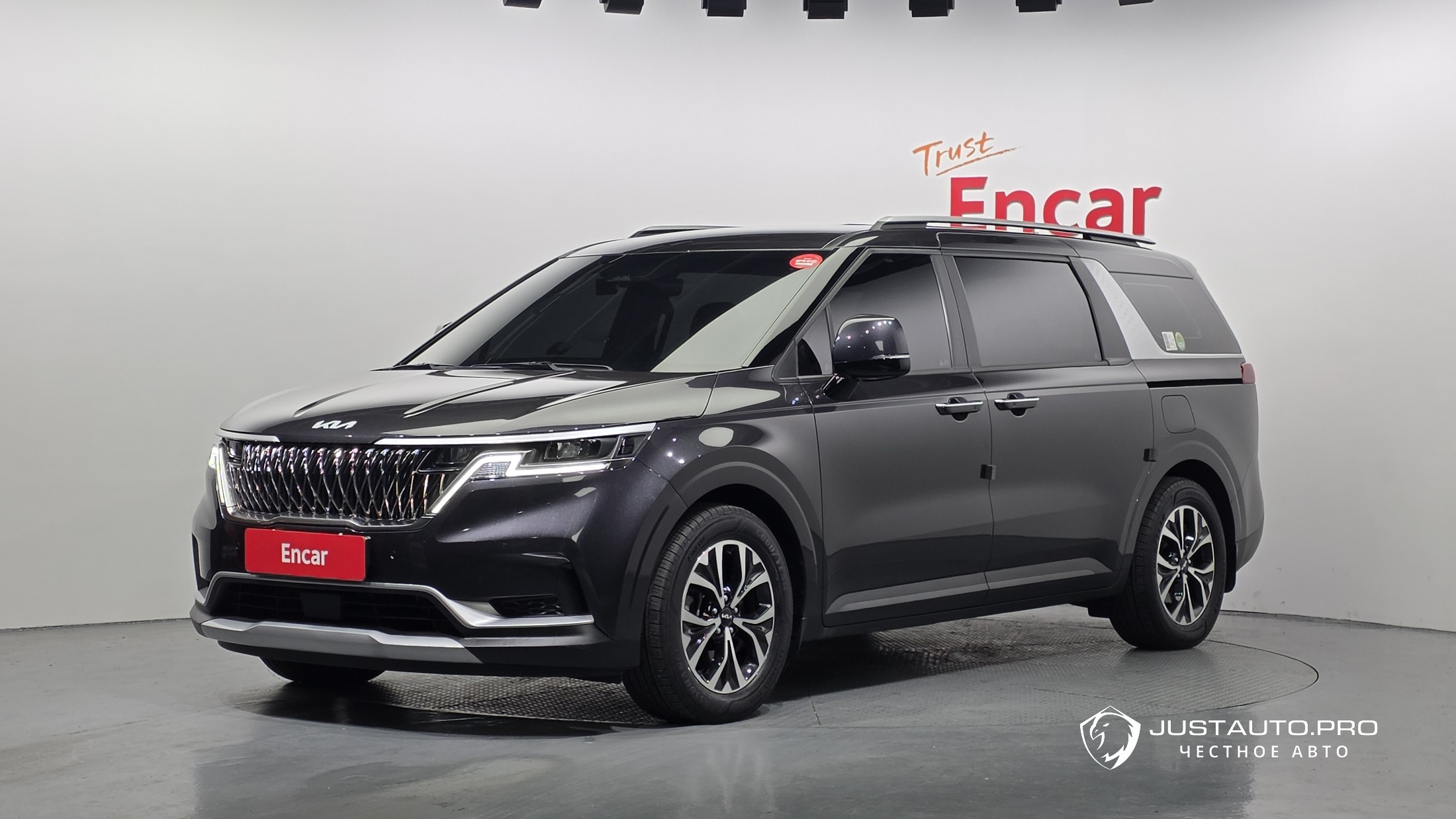 Автомобиль Kia Canival