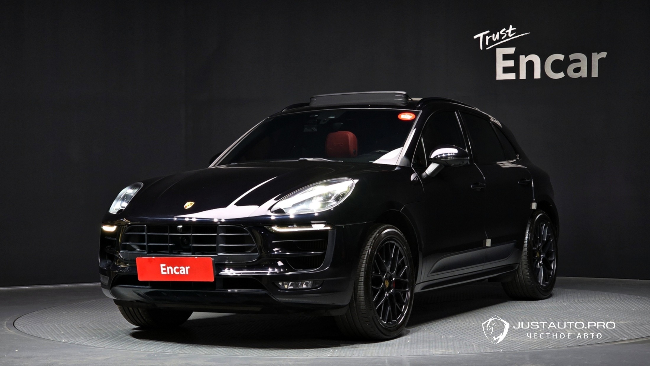 Автомобиль Porsche Macan