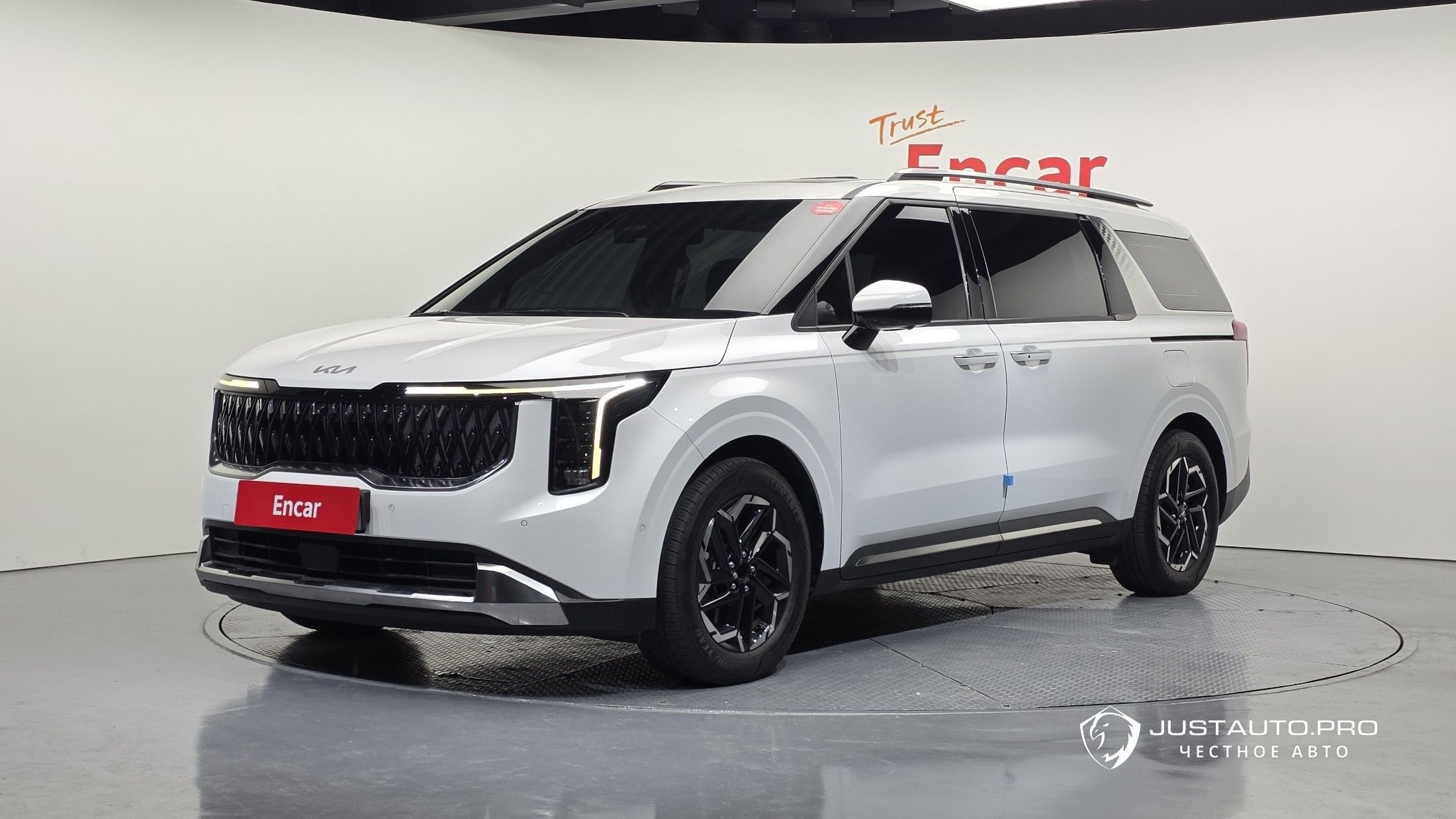 Автомобиль Kia Canival
