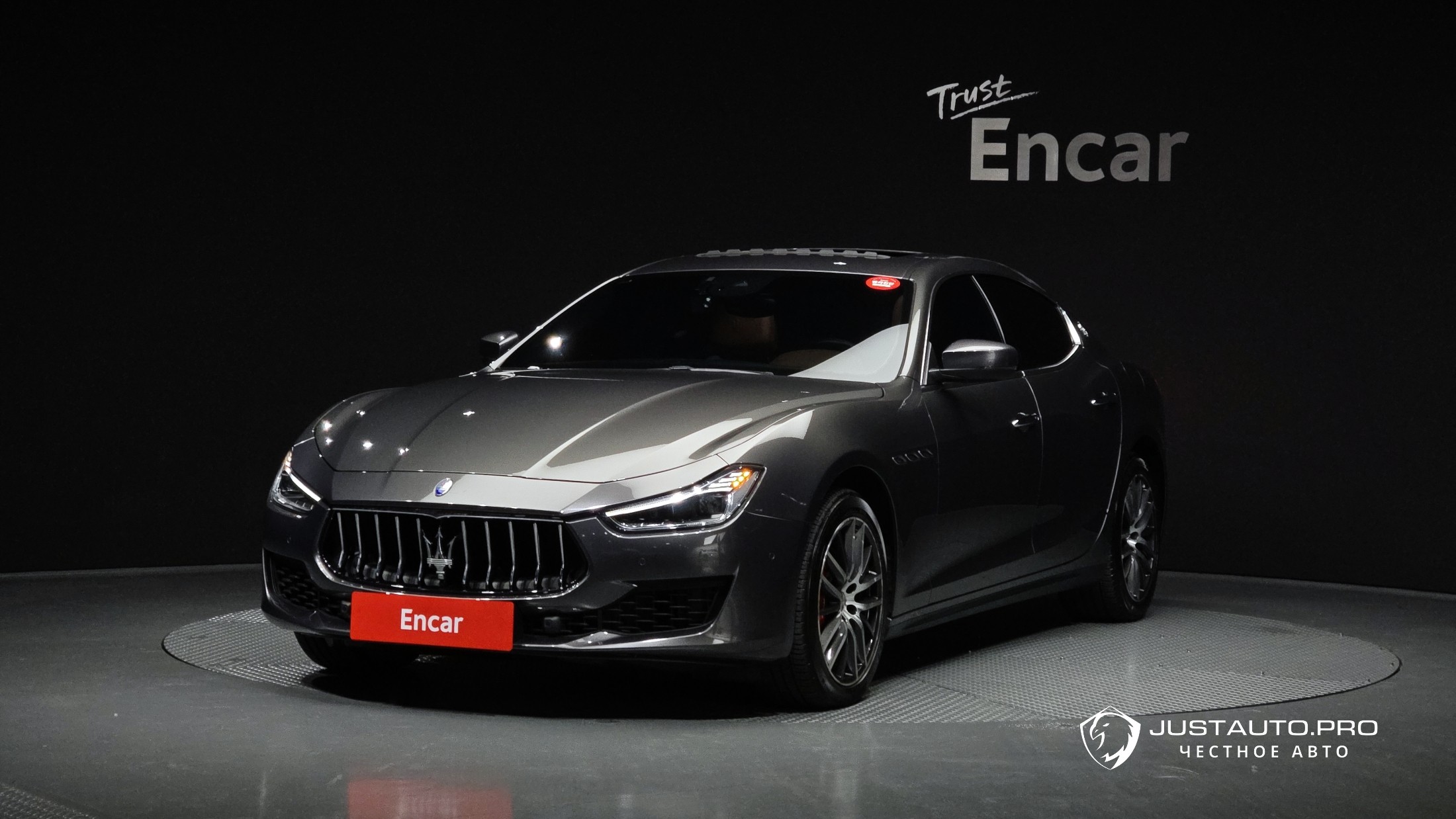 Автомобиль Maserati Ghibli
