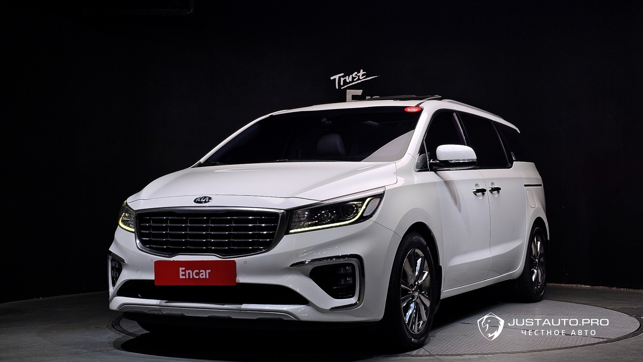 Автомобиль Kia Canival