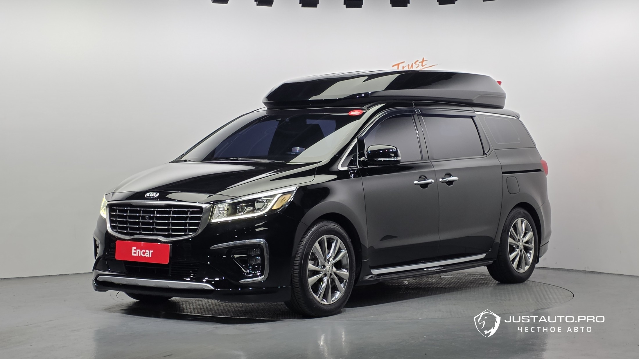 Автомобиль Kia Canival