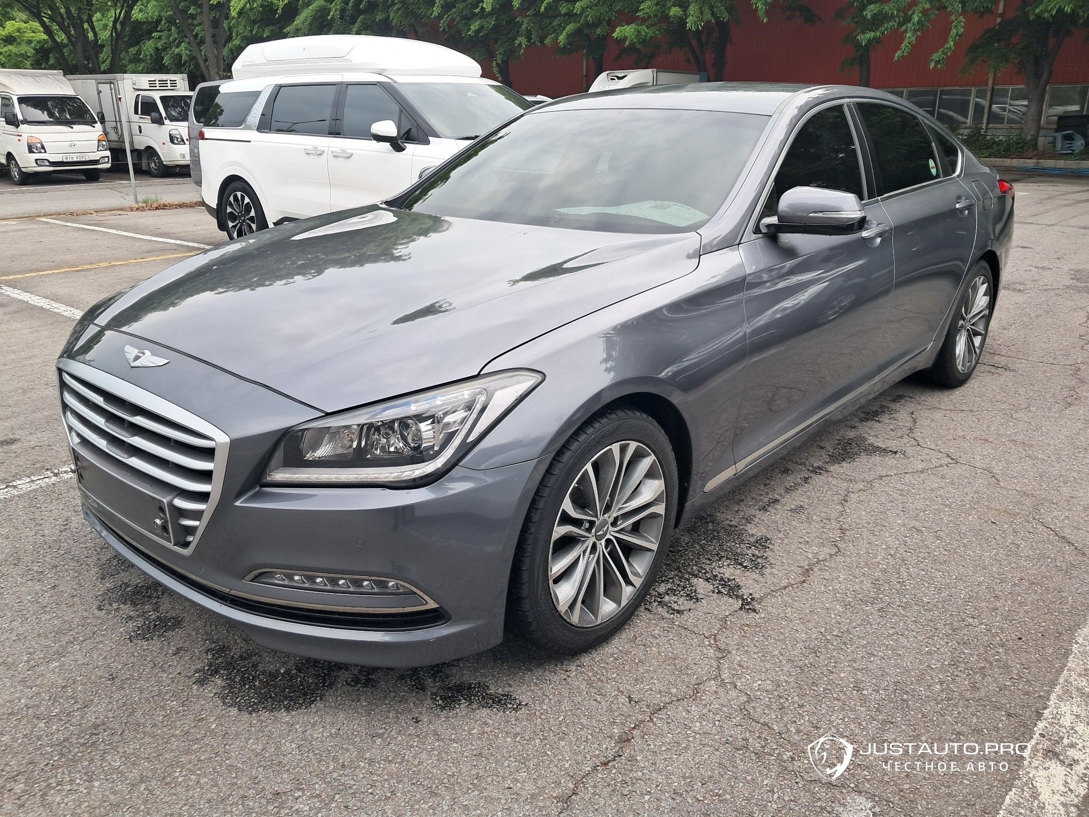 Автомобиль Hyundai Genesis