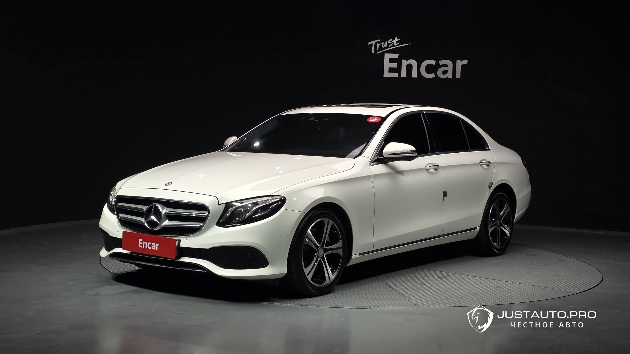 Автомобиль Mercedes-Benz E-Class