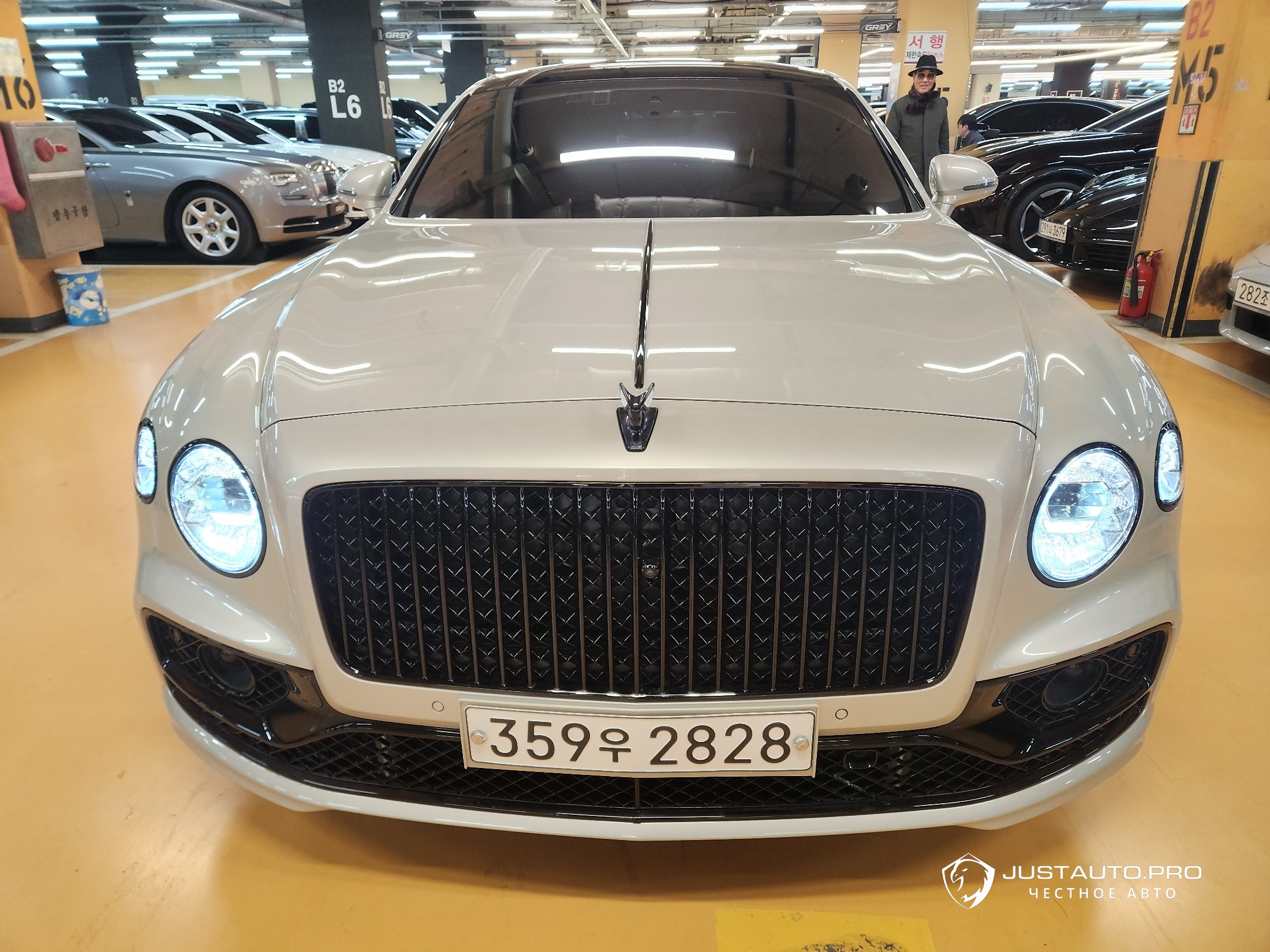 Автомобиль Bentley Flying Spur