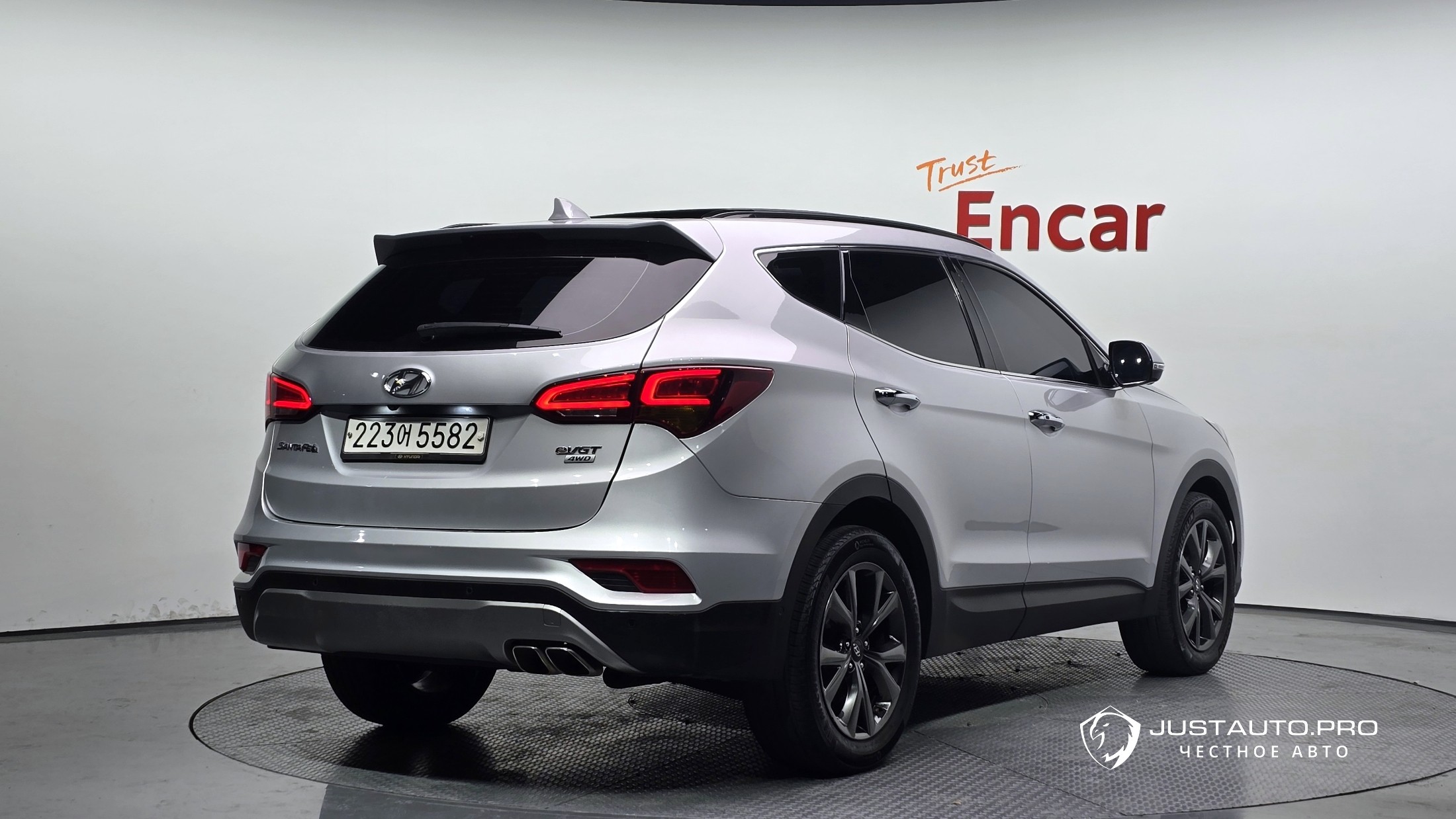 Автомобиль Hyundai Santafe