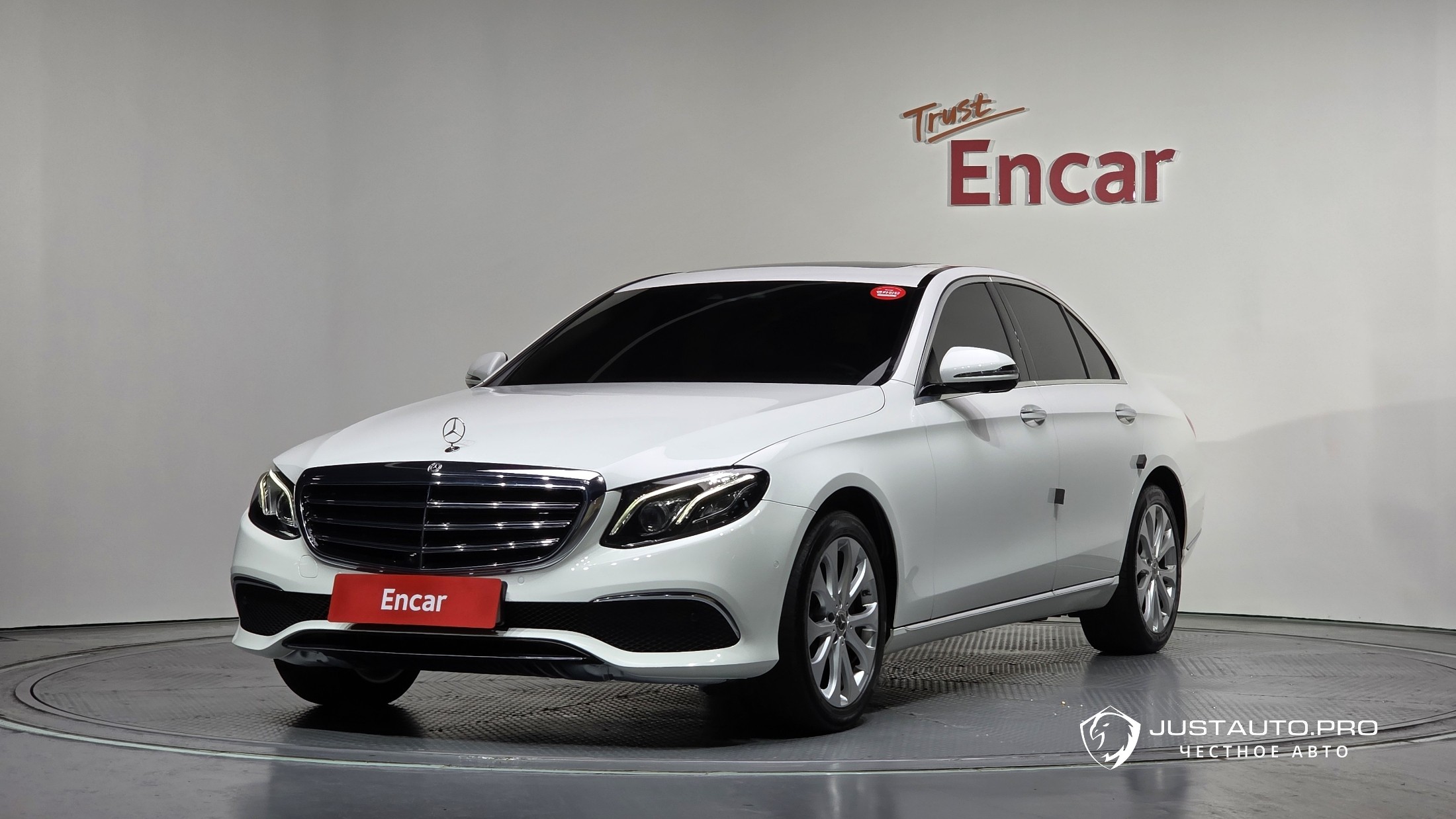 Автомобиль Mercedes-Benz E-Class