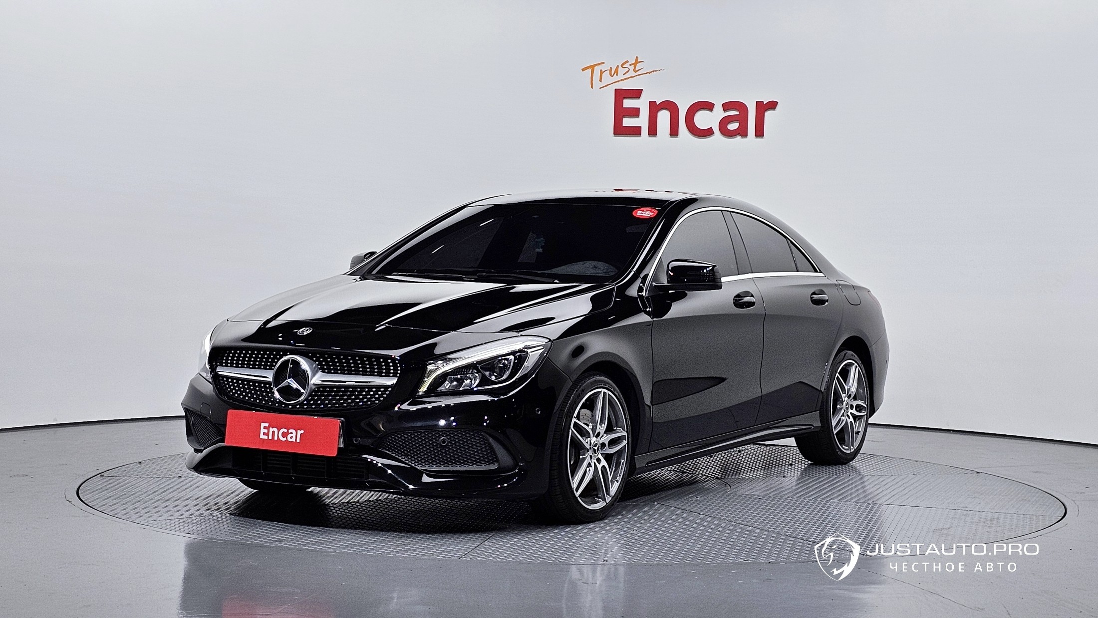 Автомобиль Mercedes-Benz CLA-Class