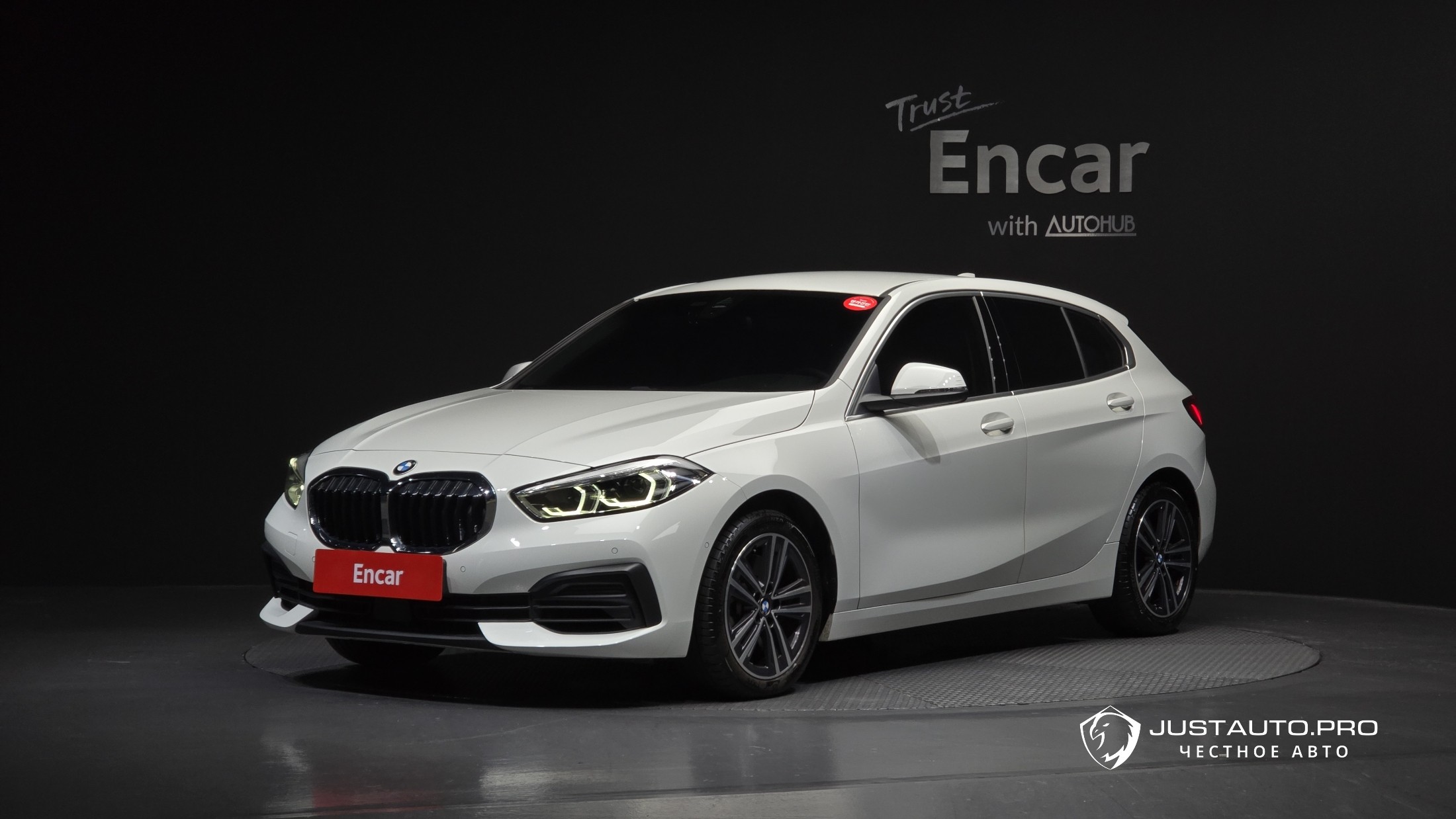 Автомобиль BMW 1-Series